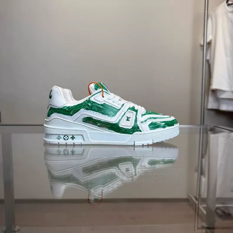 Louis Vuitton Louis Vuitton Trainer White and Green Graffiti shoes Size US 9 / EU 42 - 2 Thumbnail