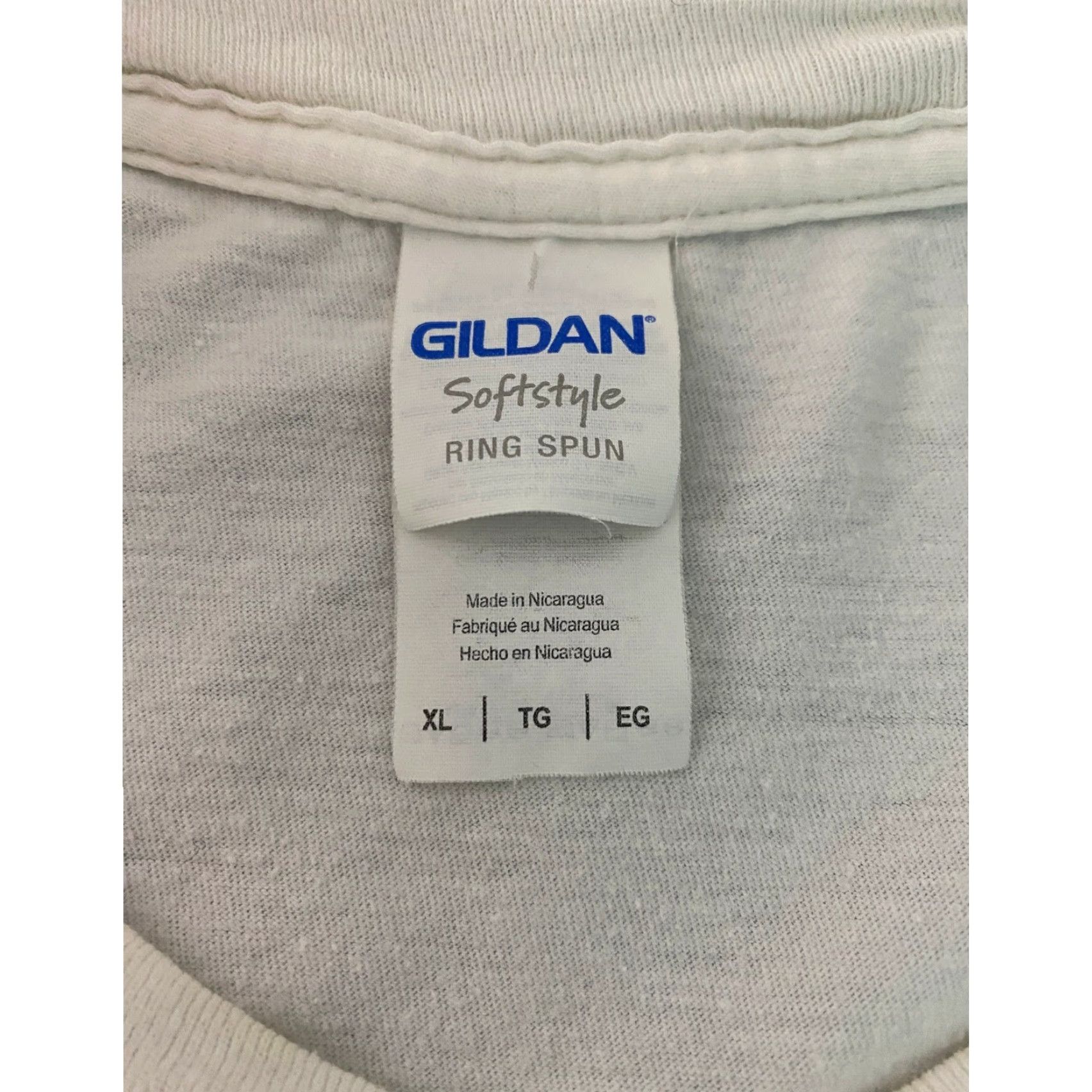 Gildan Chicago Bulls Graphic T-Shirt Mens XL White Gildan Softstyle Short Sleeve Crew Neck Logo Ring Spun All Seasons Vintage Style NBA Sports Fan Gear Size US XL / EU 56 / 4 - 5 Thumbnail