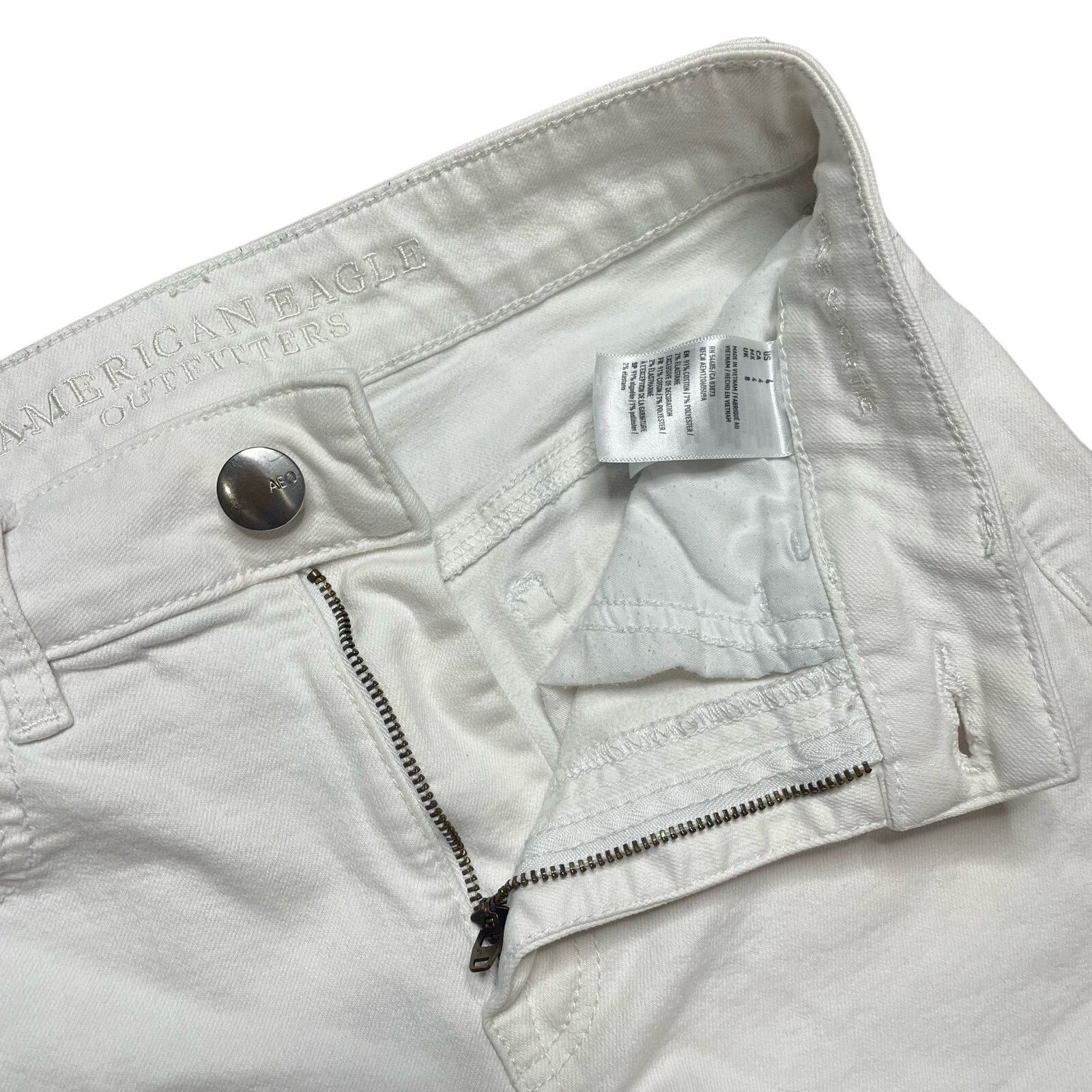 American Eagle Outfitters American Eagle White Denim Shorts Size 27" / US 4 / IT 40 - 5 Thumbnail