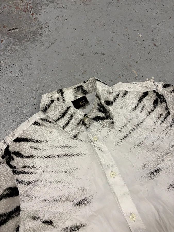 Just Cavalli 2000s Cavalli Black & White Safari Savage Zebra Short Sleeves Shirt Size US M / EU 48-50 / 2 - 5 Thumbnail