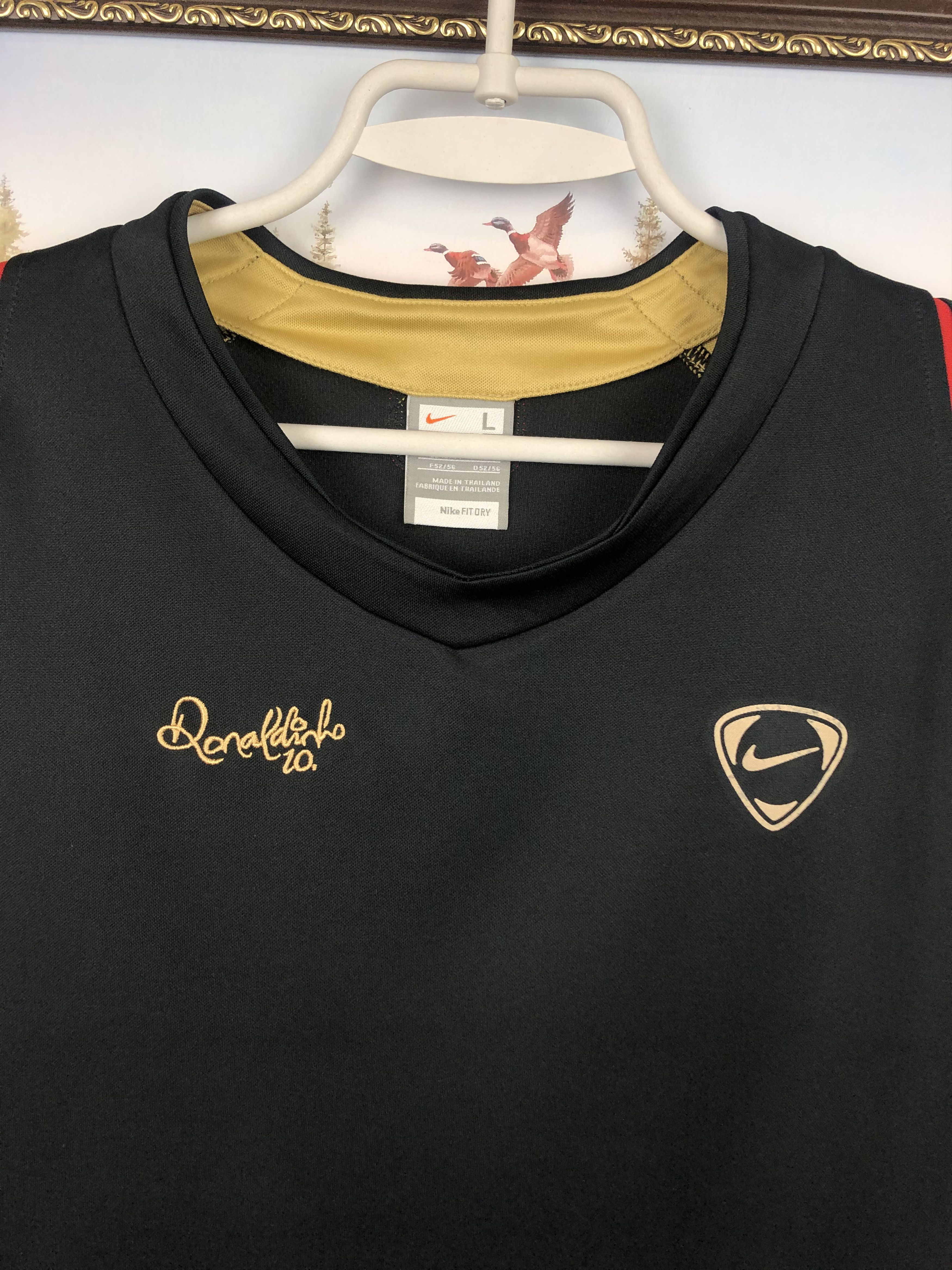 Nike × Vintage Vintage Nike R10 Ronaldinho Football Shirt Soccer Jersey Size US L / EU 52-54 / 3 - 3 Thumbnail