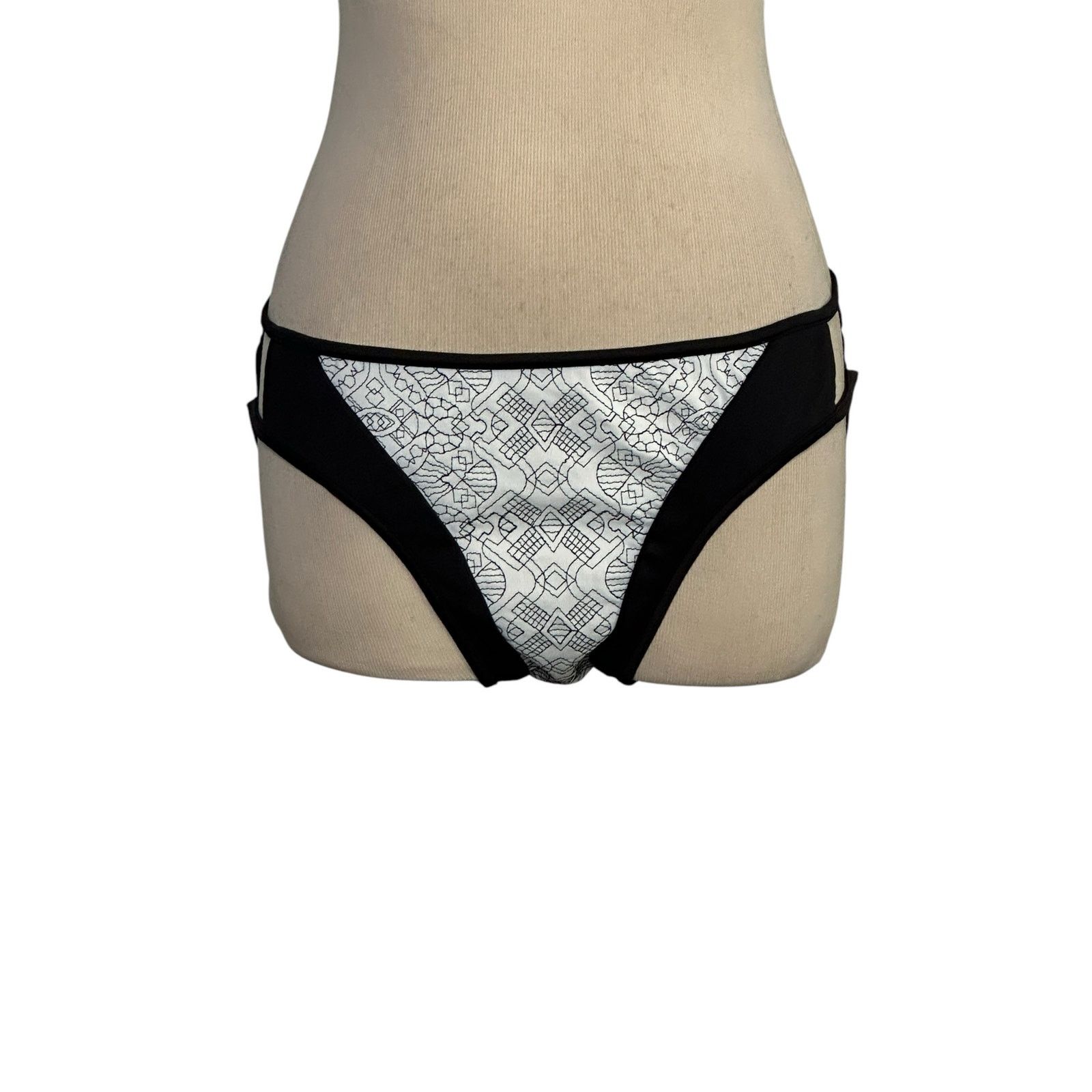 Jonathan Simkhai Jonathan Simkhai black white bikini bottom size Medium Size ONE SIZE - 14 Thumbnail