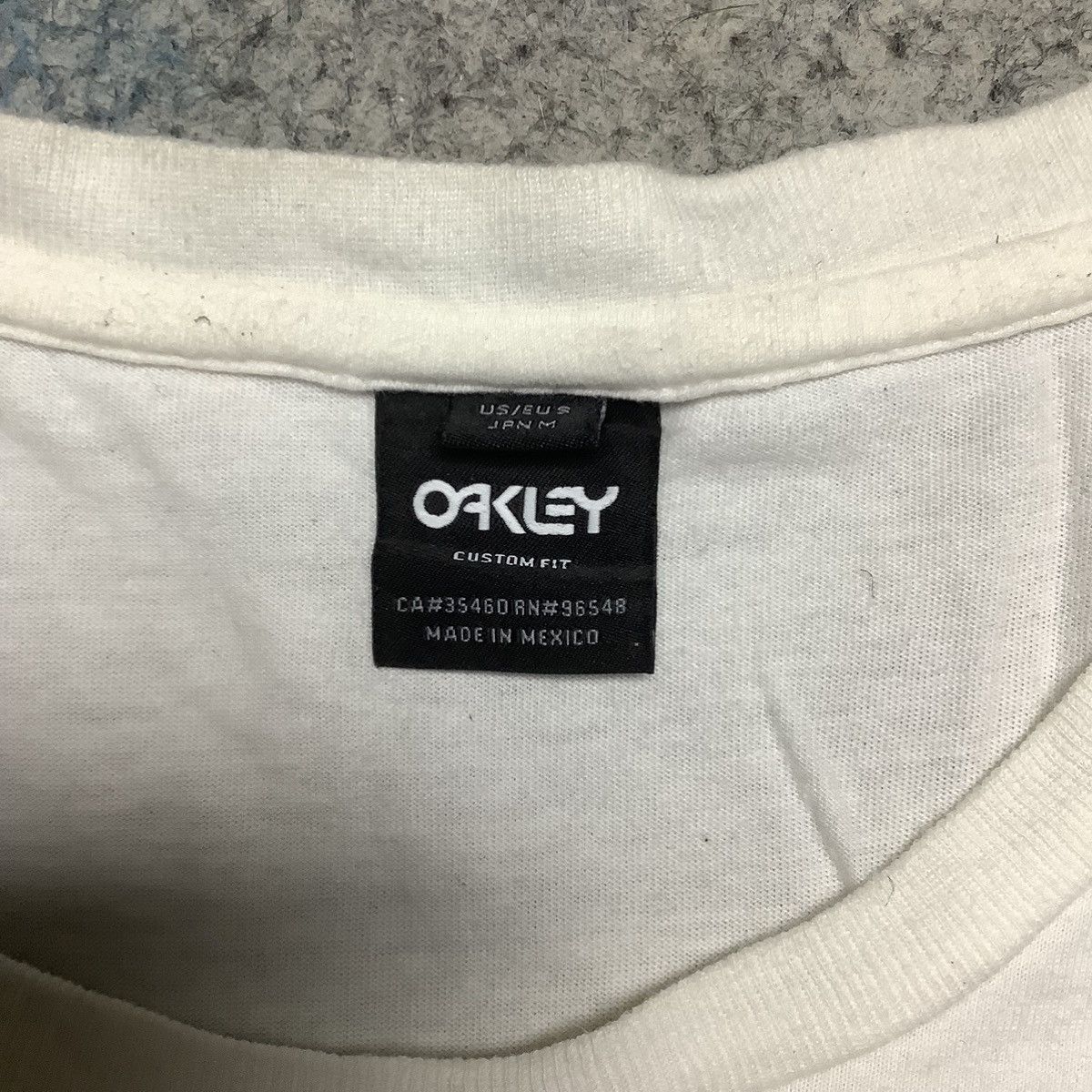 Oakley × Vintage Vintage Oakley Logo T-Shirt Size US S / EU 44-46 / 1 - 4 Thumbnail