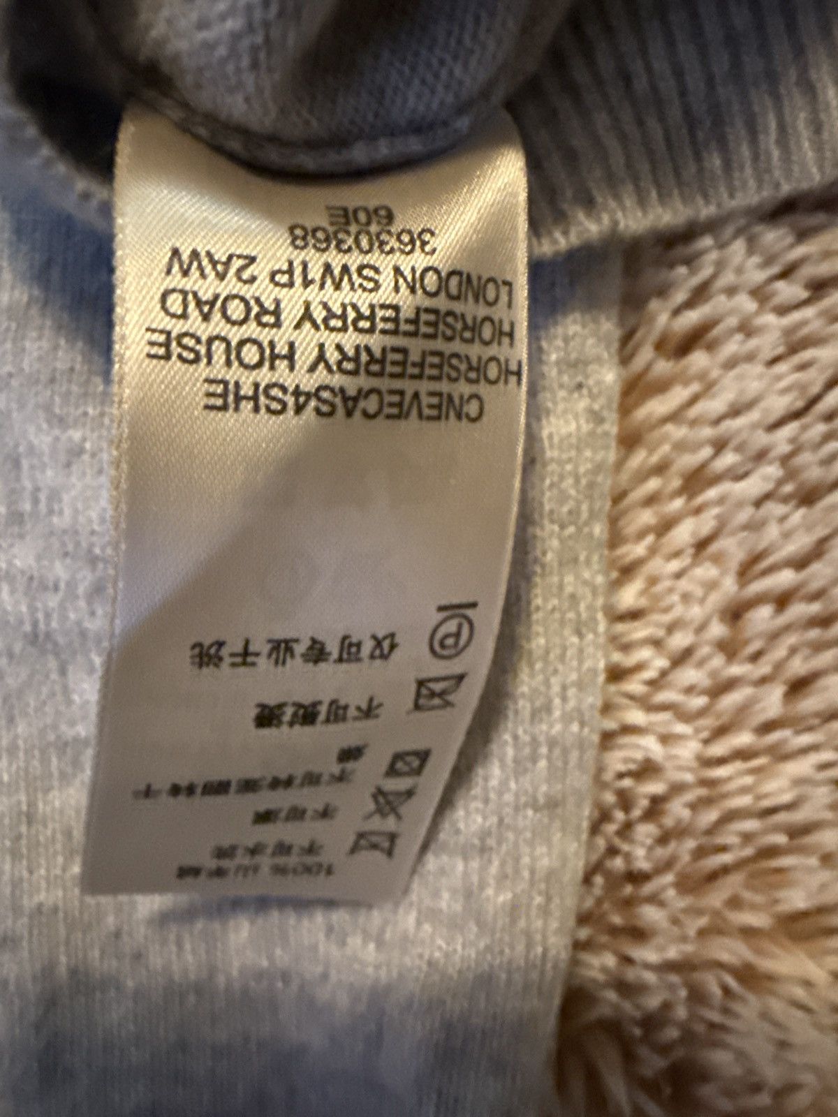 Burberry Cashmere Burberry V neck Sweater Size US M / EU 48-50 / 2 - 3 Thumbnail