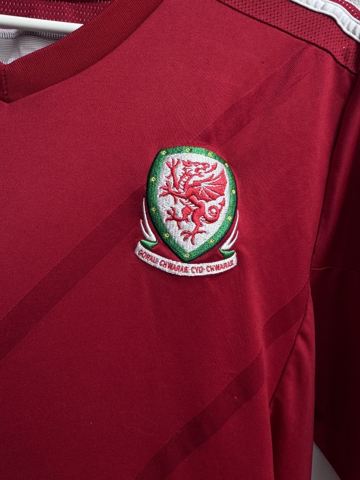 Adidas WALES NATIONAL TEAM 2013 2014 FOOTBALL SHIRT SOCCER JERSEY Size US L / EU 52-54 / 3 - 7 Thumbnail