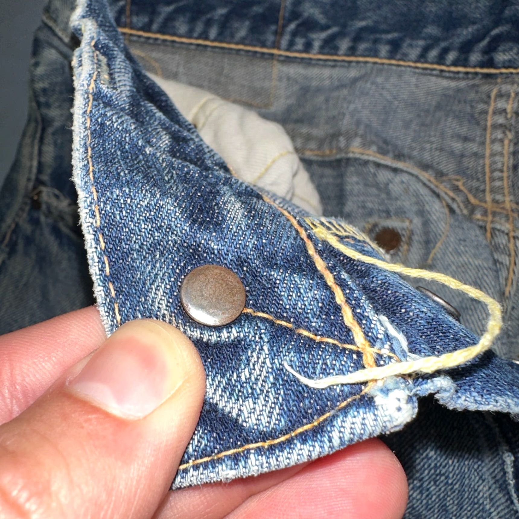 Levi's VINTAGE Levi's 501 XX Big E 1940s Redline Selvedge Jeans 29x28 Blue Distressed Mens Size US 29 - 6 Thumbnail