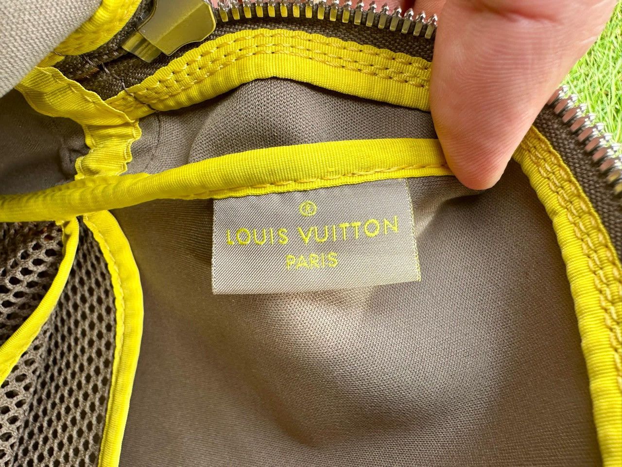 Louis Vuitton Authentic LV Damier Geant Limited Edition Cup Weatherly Size ONE SIZE - 5 Thumbnail