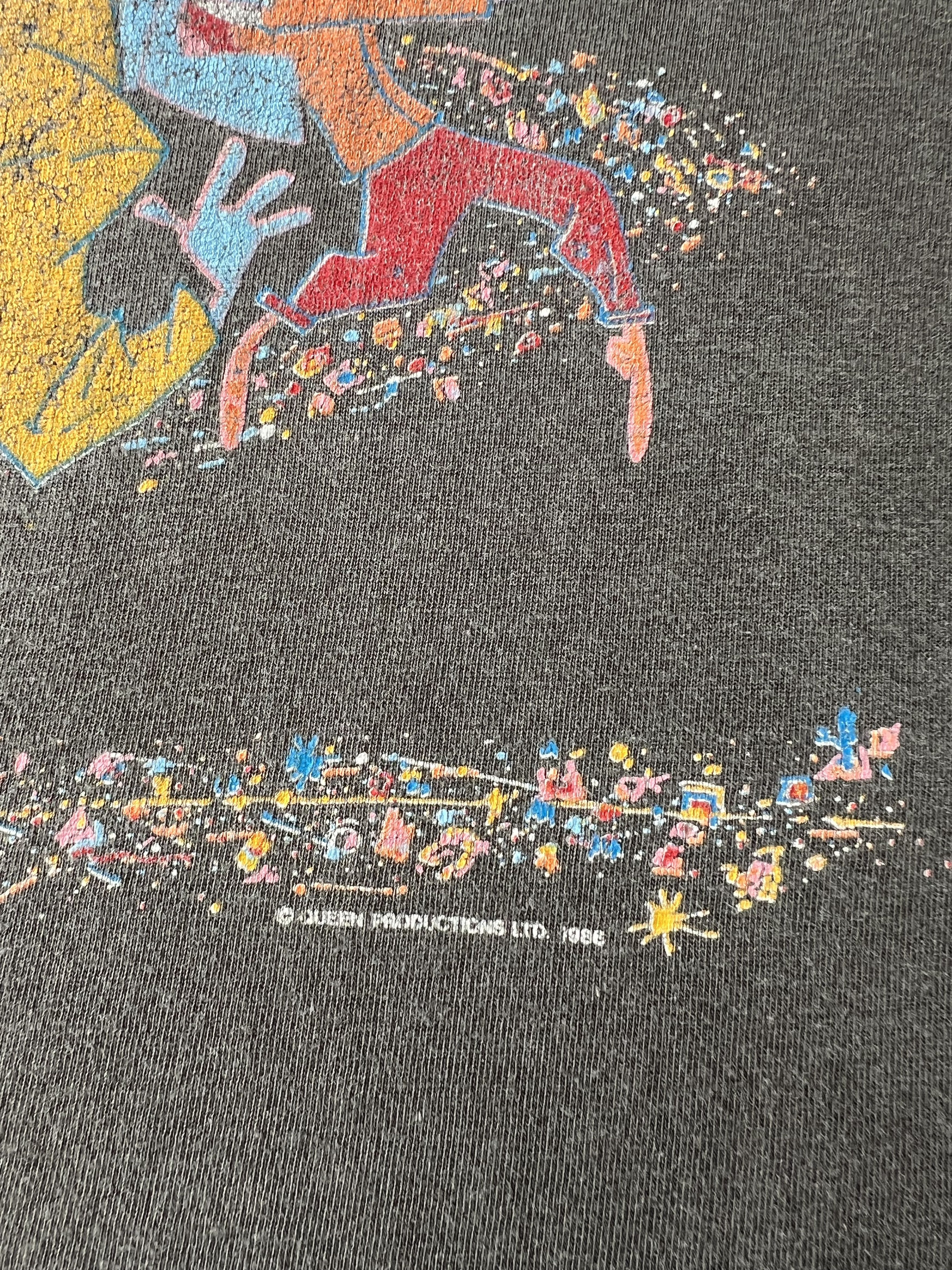 Band Tees Vintage 1986 Queen A Kind of Magic Freddie Mercury Faded Tee Size US M / EU 48-50 / 2 - 7 Thumbnail