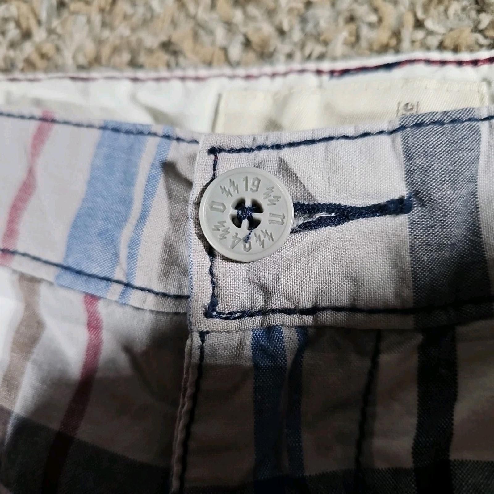 Old Navy Old Navy Sz 18 Shorts 28W Size US 26 / EU 42 - 2 Thumbnail