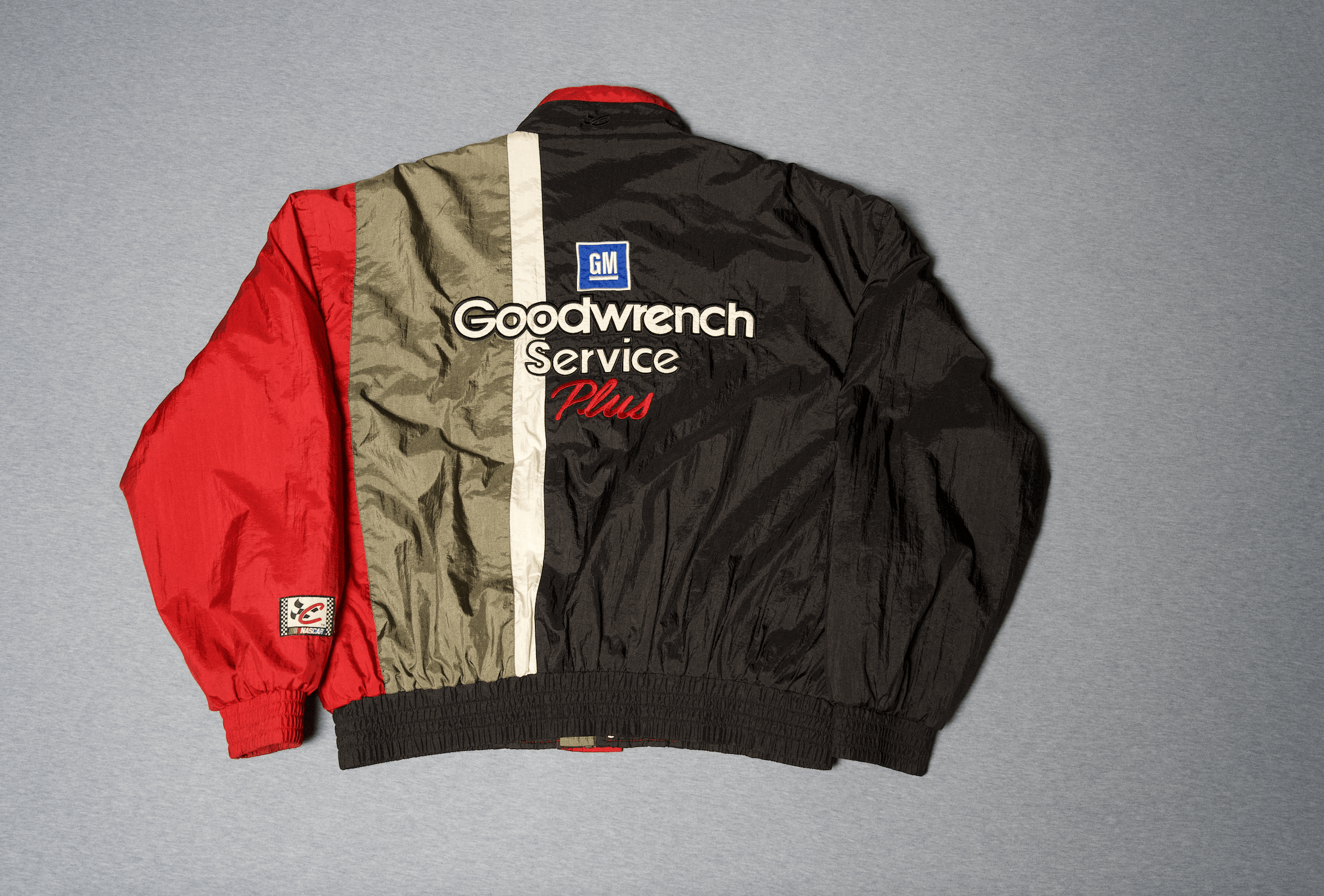 NASCAR Vintage GM Goodwrench Service Plus racing jacket. Size US M / EU 48-50 / 2 - 2 Thumbnail
