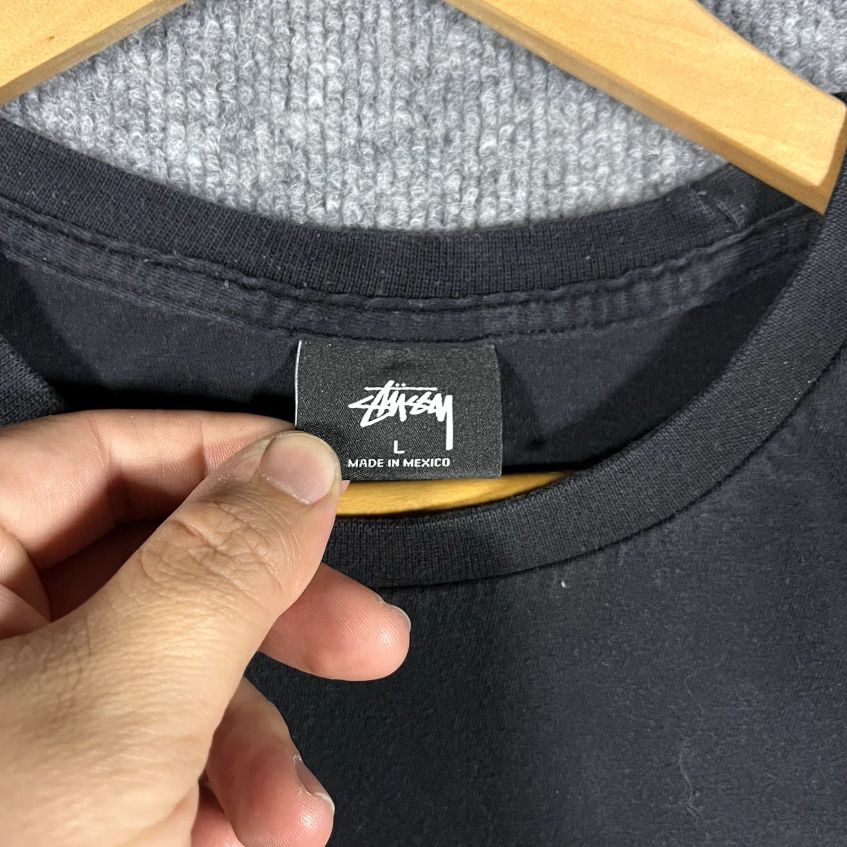 Vintage VINTAGE Stussy T-Shirt Black L Graphic Print Crew Neck Short Sleeve Mens 90s Y2K Rare Size US L / EU 52-54 / 3 - 3 Thumbnail