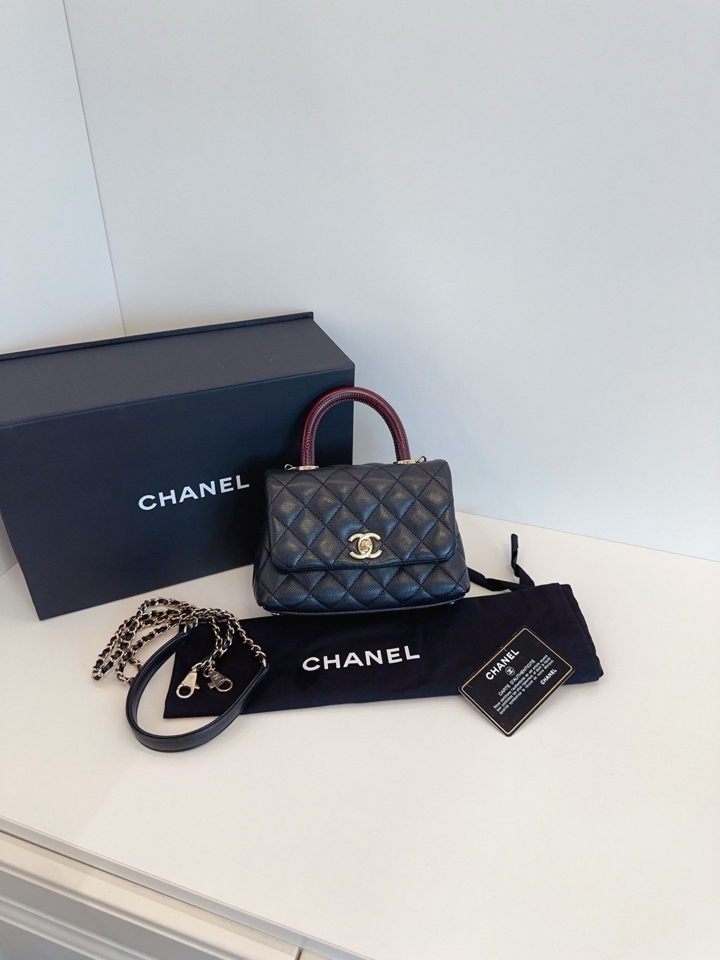Chanel Pre-loved Bag Very good condition Size ONE SIZE - 1 Thumbnail