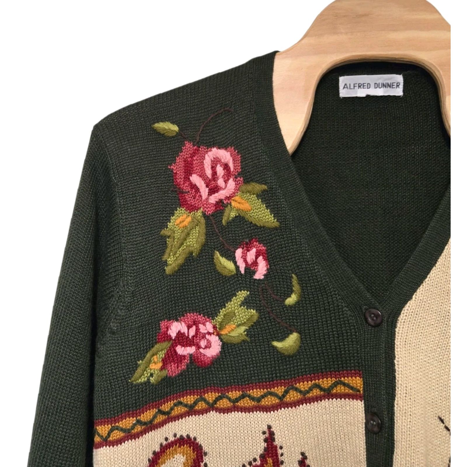 Vintage VINTAGE Alfred Dunner Cardigan Sweater Knit Embroidered Green Roses 2XL Women Fall/Autumn Size XXL / US 16-18 / IT 52-54 - 2 Thumbnail