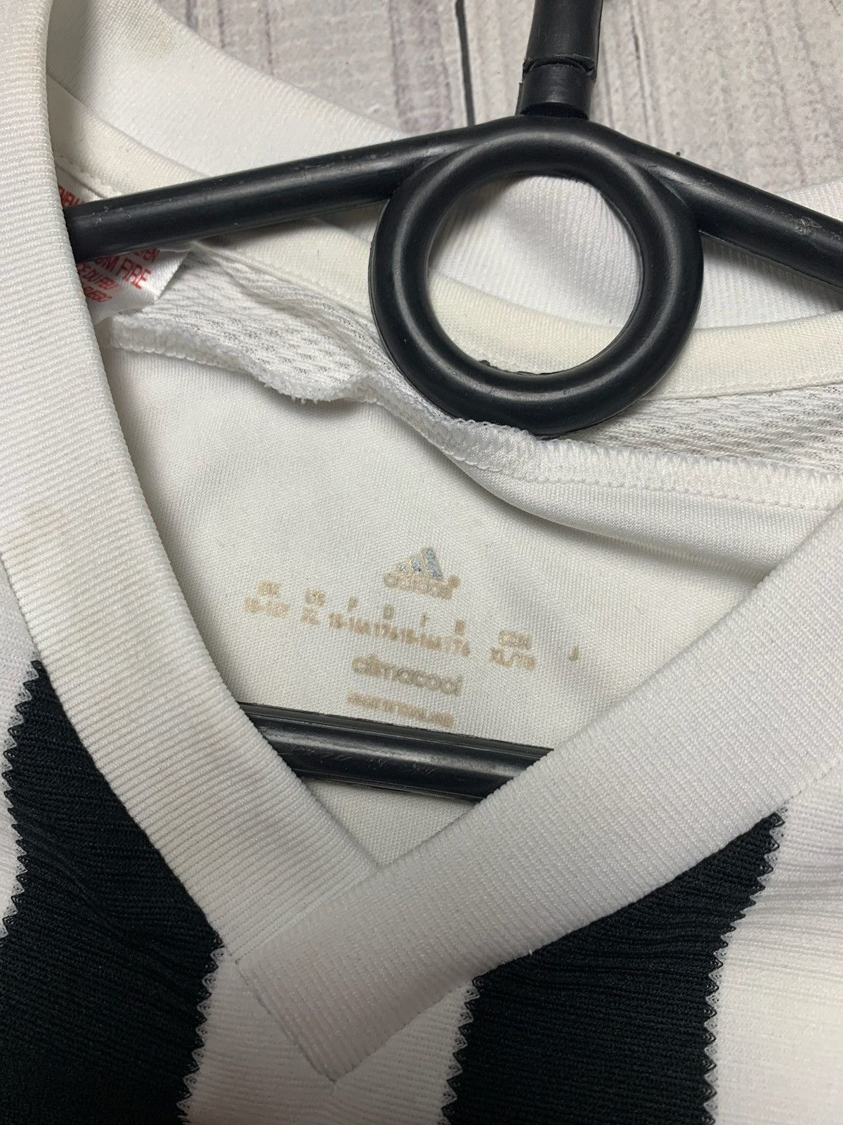 Adidas × Vintage Vintage adidas Juventus soccer jersey striped size S Size US S / EU 44-46 / 1 - 4 Thumbnail