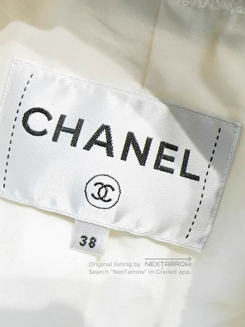 Chanel Chanel 19C beige four-pocket tweed jacket Size XS / US 0-2 / IT 36-38 - 4 Thumbnail