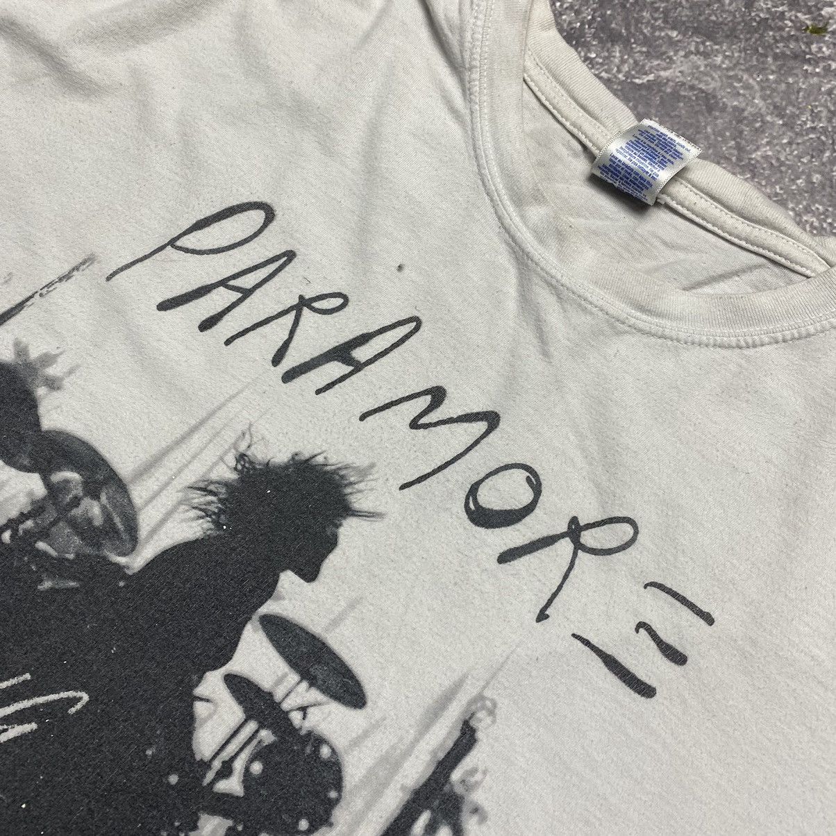 Band Tees × Vintage Vintage Paramore Writing The Future 90’s rock band tee Size US XXL / EU 58 / 5 - 3 Thumbnail