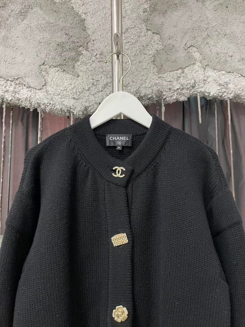 Chanel Chanel Wool Cardigan with Gold Buttons -2505 Size US S / EU 44-46 / 1 - 3 Thumbnail