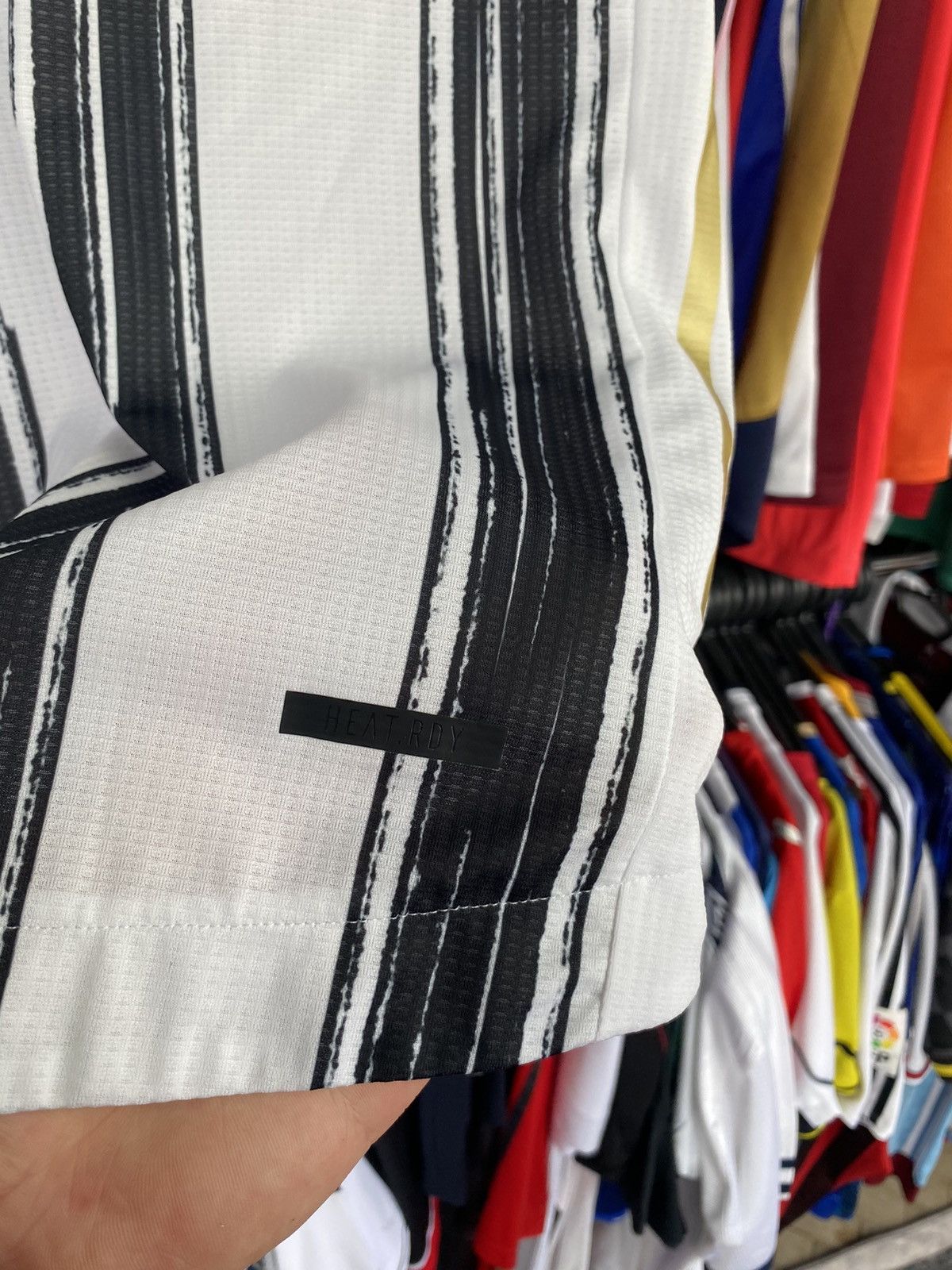 Adidas 2020/21 ADIDAS JUVENTUS HOME SOCCER FOOTBALL JERSEY SHIRT Size US S / EU 44-46 / 1 - 6 Thumbnail