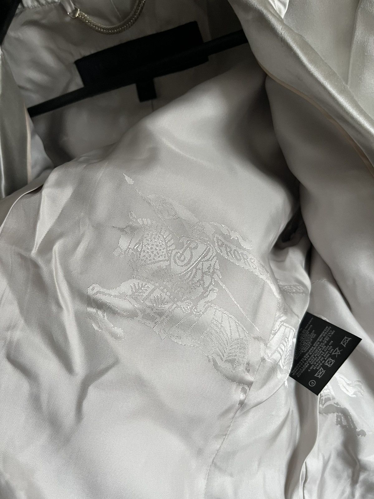 Burberry Burberry Prorsum 2010 lookbook silver satin blazer jacket Size M / US 6-8 / IT 42-44 - 11 Thumbnail