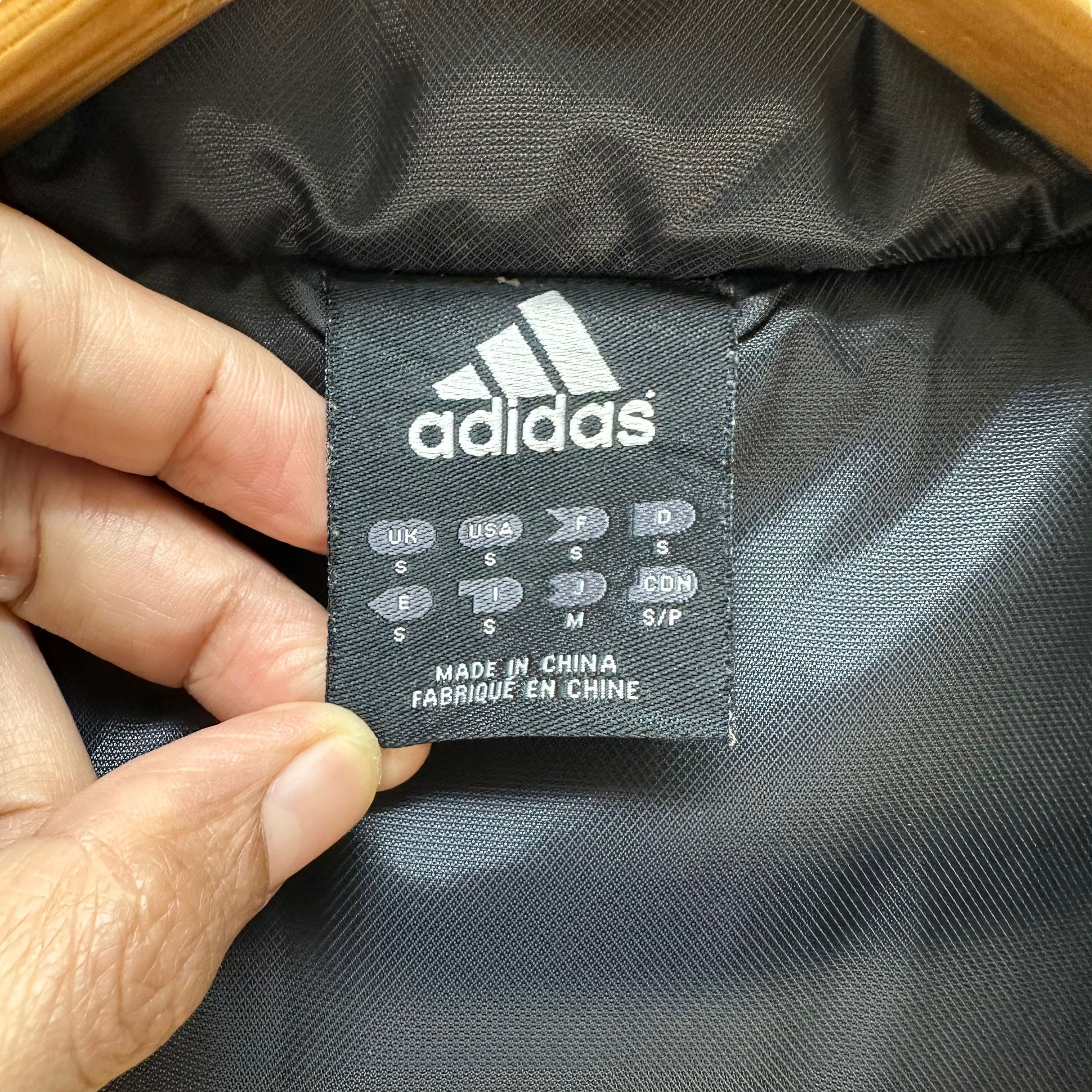 Adidas ADIDAS AW JACKET #7601-157 Size US S / EU 44-46 / 1 - 9 Thumbnail