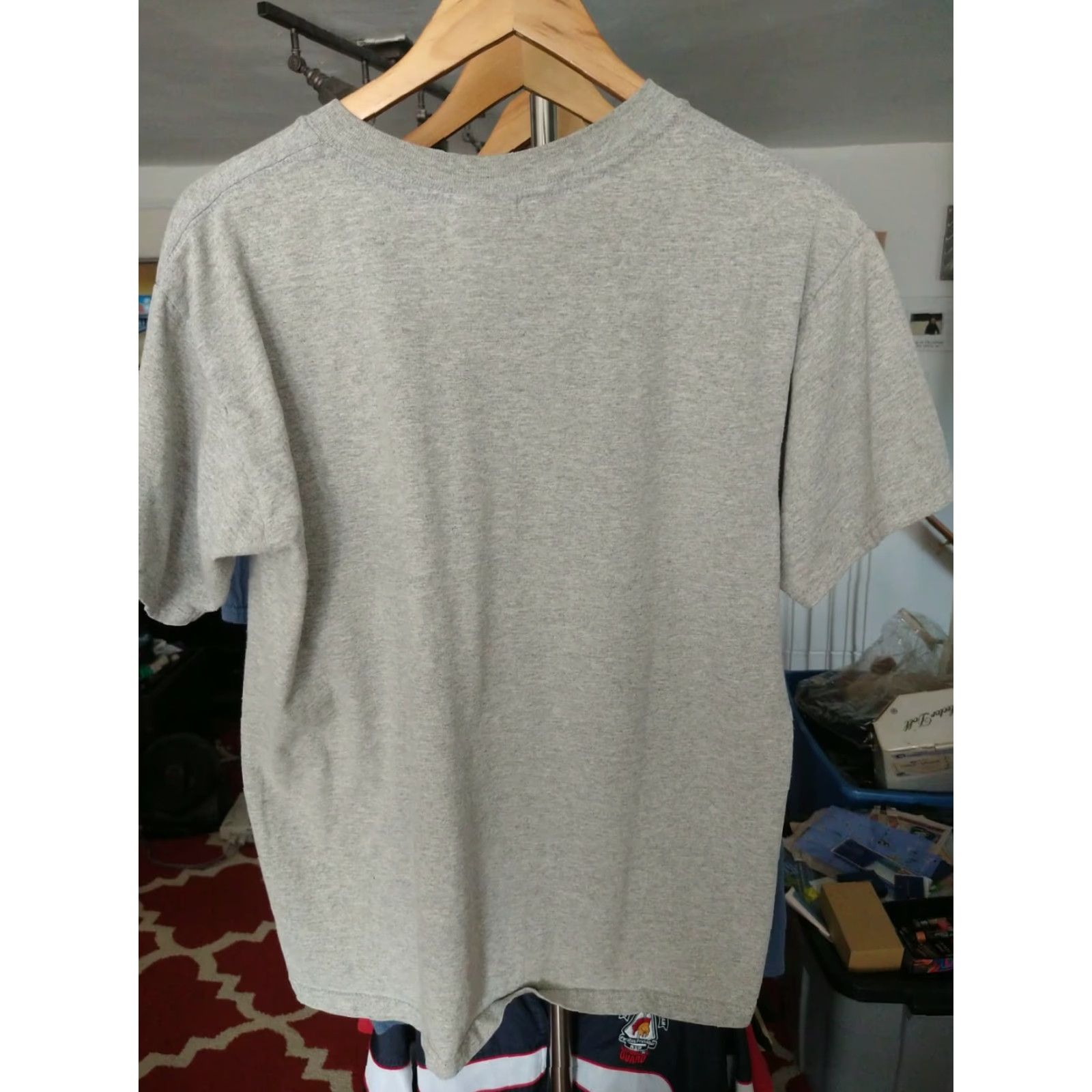 Gildan VINTAGE NYC Z100 Zootopia 2K T-shirt Size M Gray Men Short Sleeve T-Shirt, Old-School Radio Station Theme, Cracking Graphic Print Size US M / EU 48-50 / 2 - 4 Thumbnail