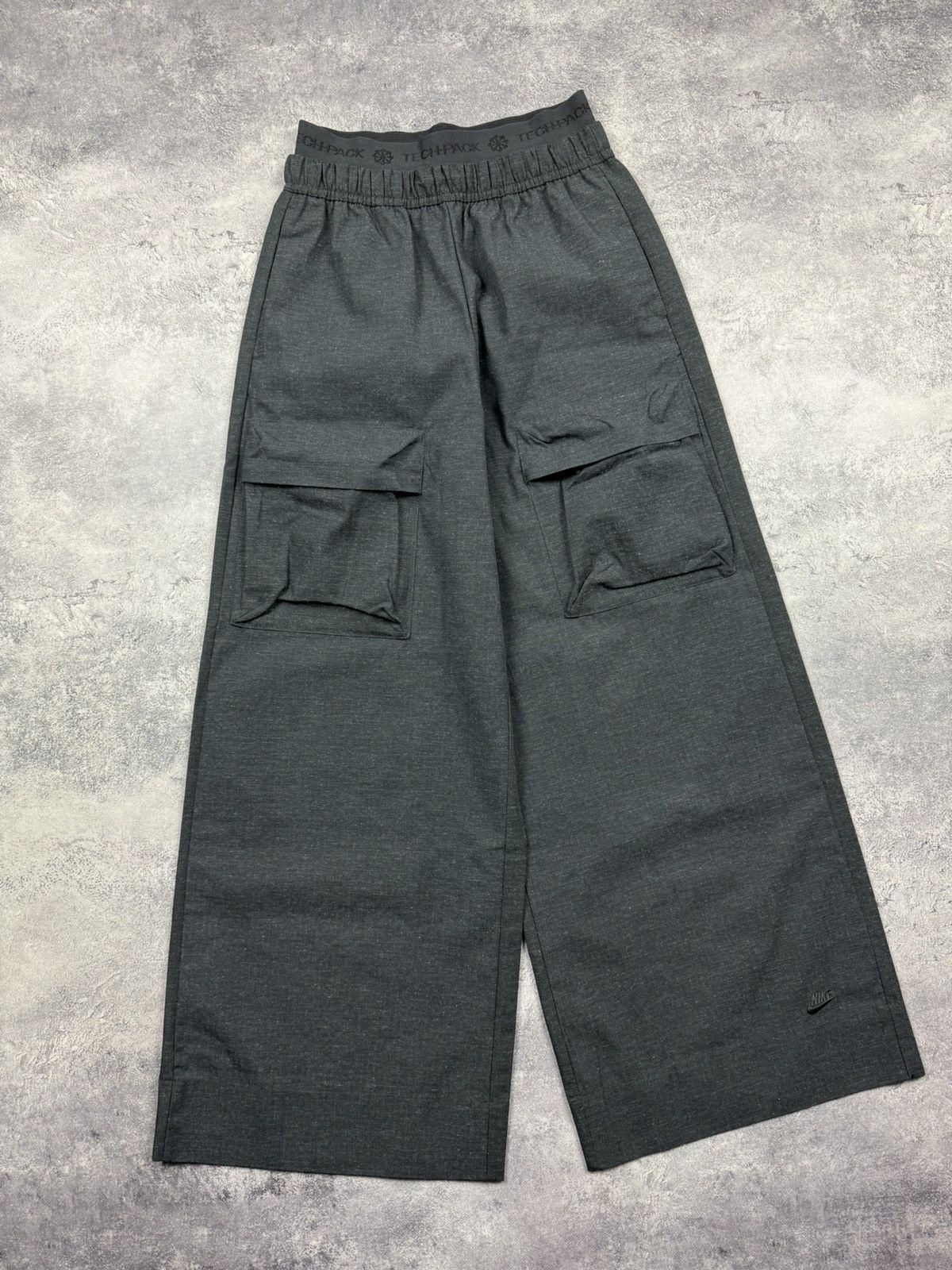 Nike Nike Sportswear Tech Pack Baggy Cargo Pants Women’s Size 28" / US 6 / IT 42 - 4 Thumbnail