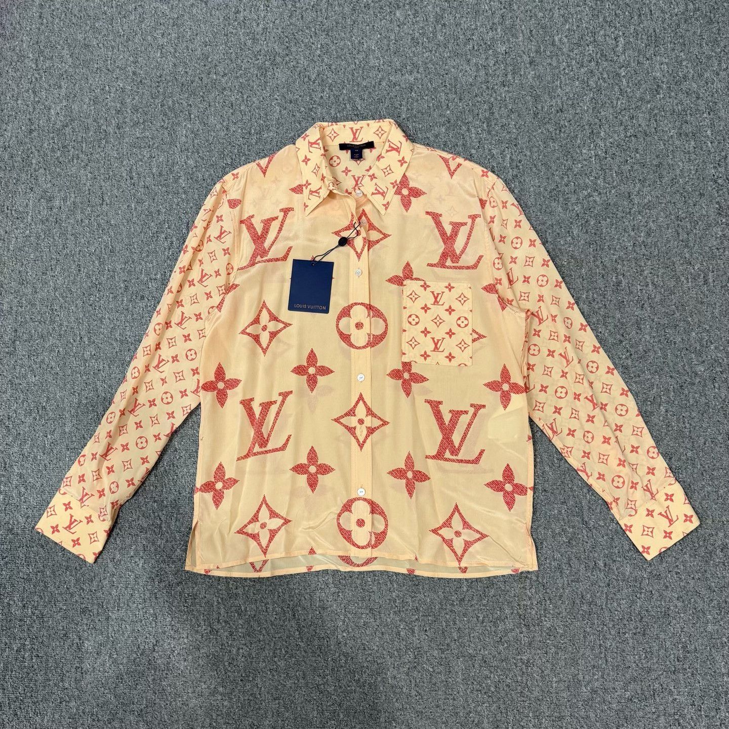 Louis Vuitton Louis Vuitton Silk All-Over Print Shirt Size US XS / EU 42 / 0 - 1 Thumbnail
