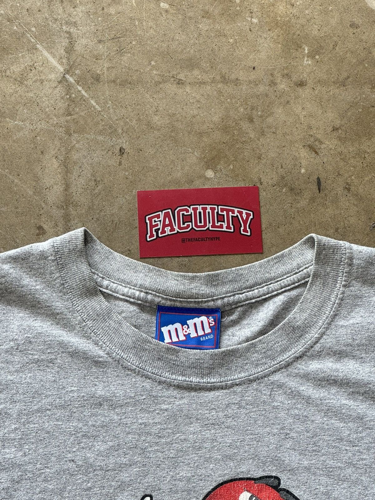 Vintage Vintage M&M Impossible to Resist Tee Large Size US L / EU 52-54 / 3 - 4 Thumbnail