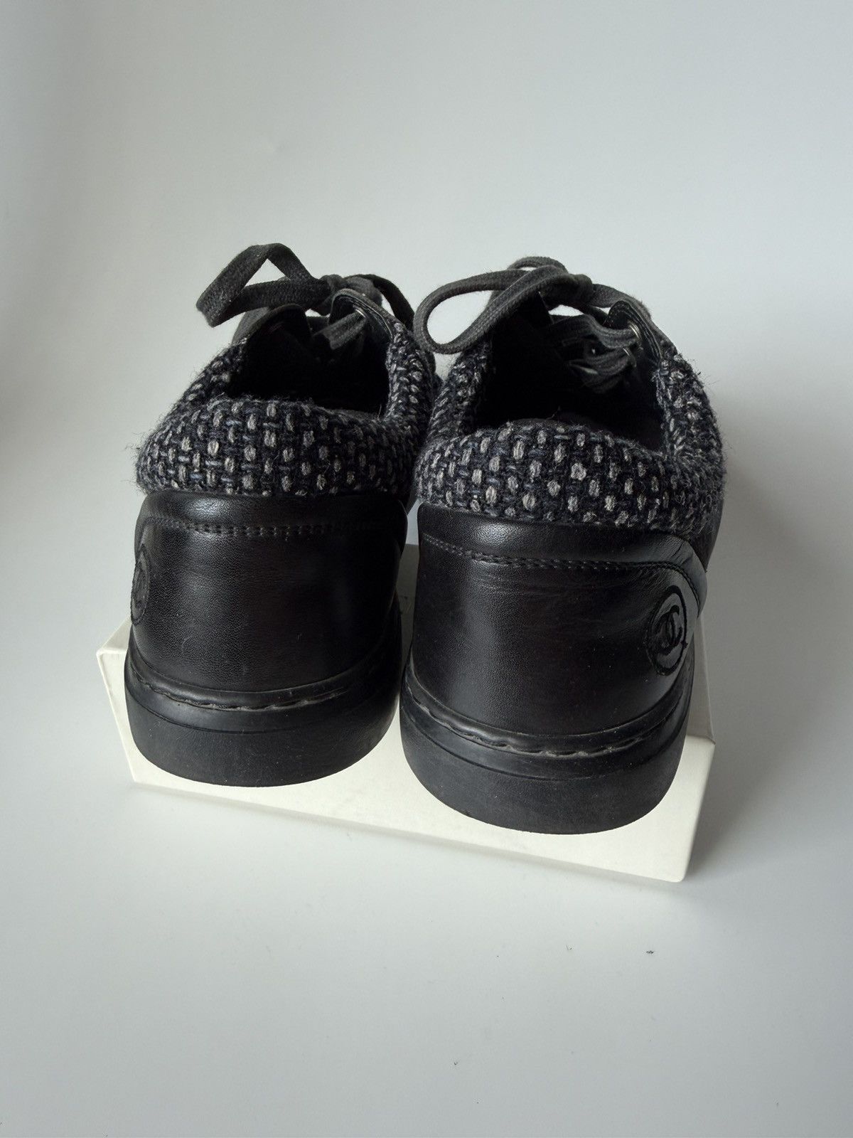 Chanel CHANEL Gray Black Suede Tweed Low Top Lace Up Sneaker Shoes Size US 7 / IT 37 - 4 Thumbnail