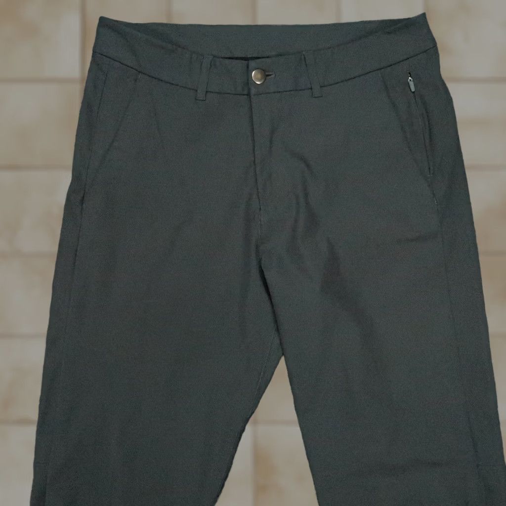 Lululemon Lululemon Pants Mens 30x32 Gray Commission Slim Zip Pocket Stretch Trouser - Chino, Business Casual, Workwear, Tie-dye not present Size US 30 / EU 46 - 1 Thumbnail