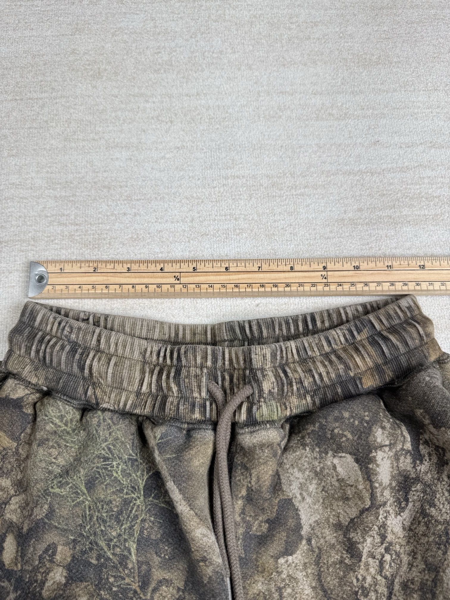Cole Buxton real tree camo shorts Size US 28 / EU 44 - 10 Thumbnail