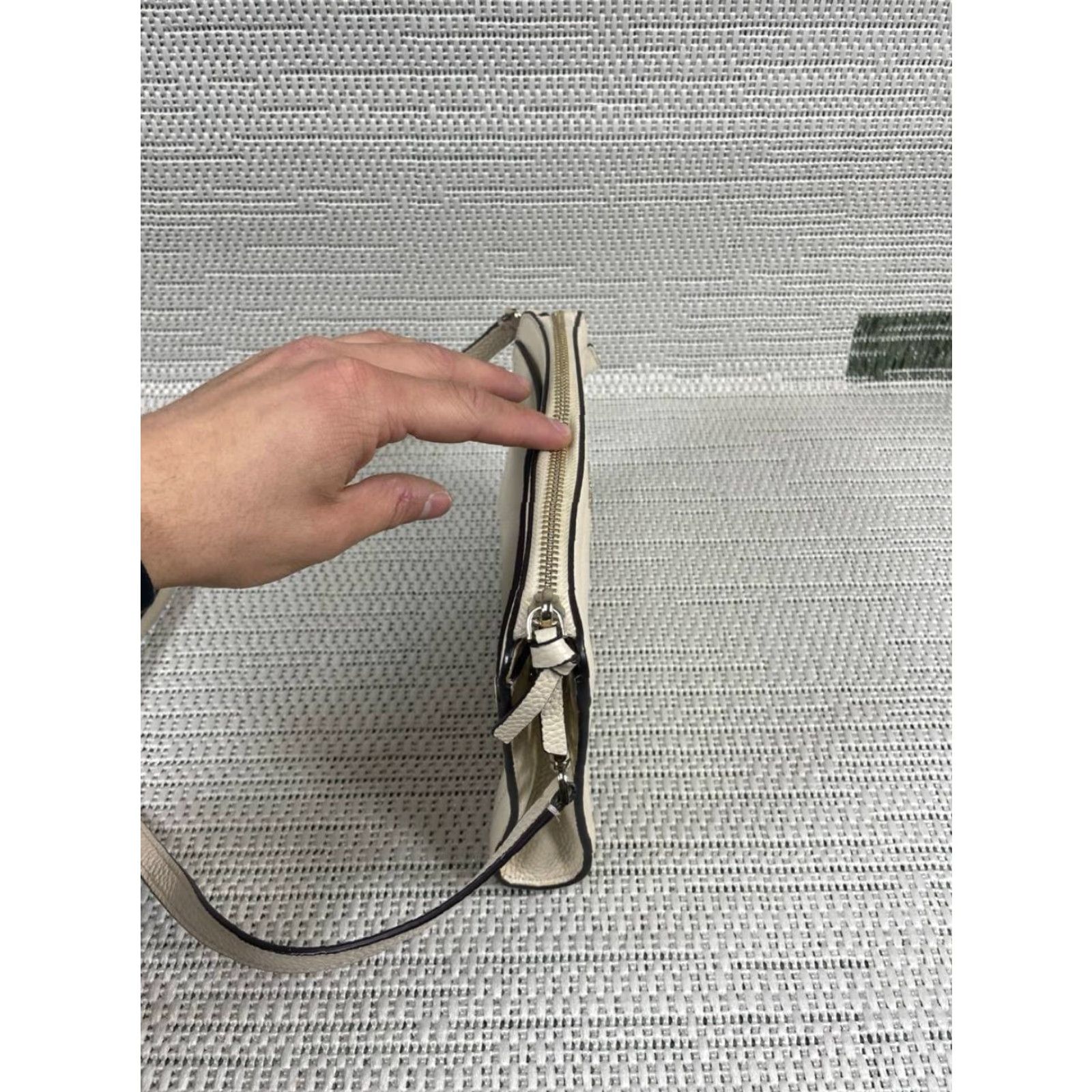 Vintage kate spade new york Bags Crossbody Small White Leather Knott Milk Glass Adjustable Strap Size ONE SIZE - 4 Thumbnail