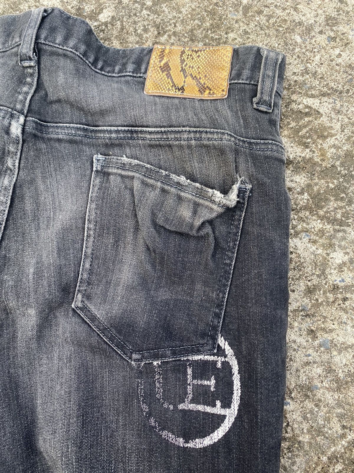 uniform experiment UE Skinny Phyton Label Jeans Size 32" / US 10 / IT 46 - 8 Thumbnail