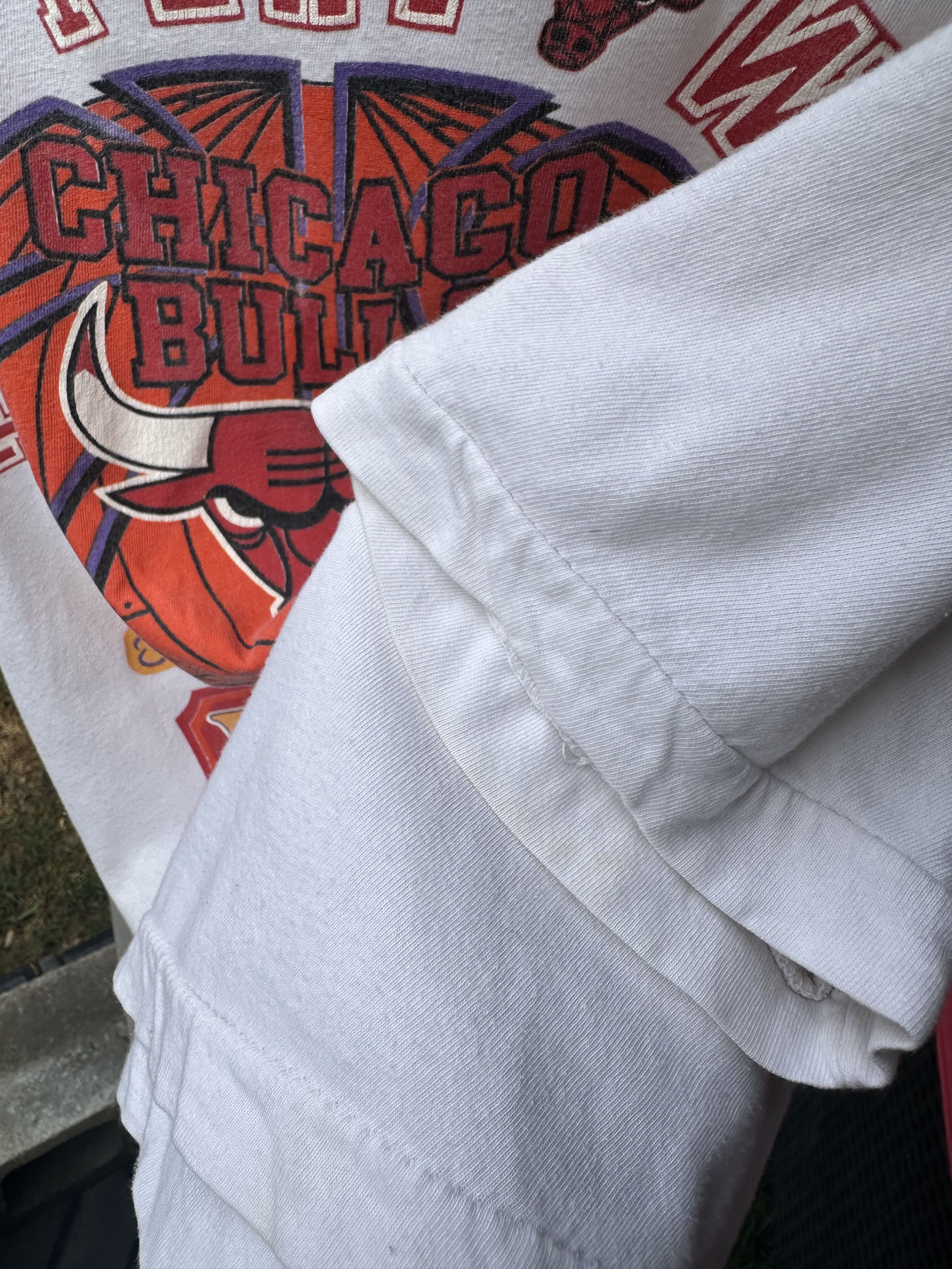 Vintage 1993 Chicago Bulls Three Peat T Size US L / EU 52-54 / 3 - 6 Thumbnail