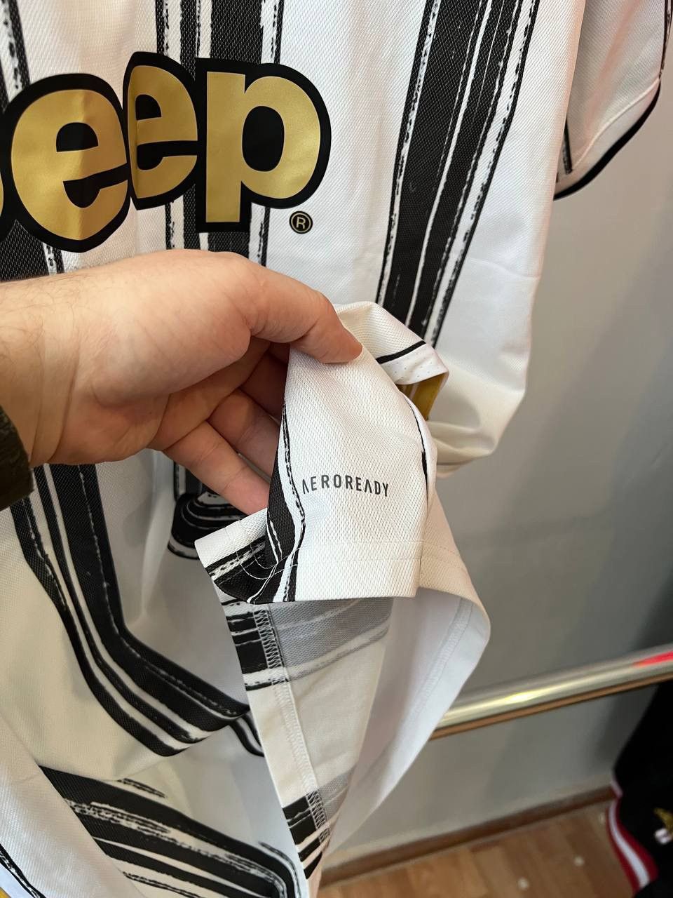 Adidas 2020/21 JUVENTUS FC HOME SOCCER JERSEY FOOTBALL SHIRT SZ XL Size US XL / EU 56 / 4 - 8 Thumbnail