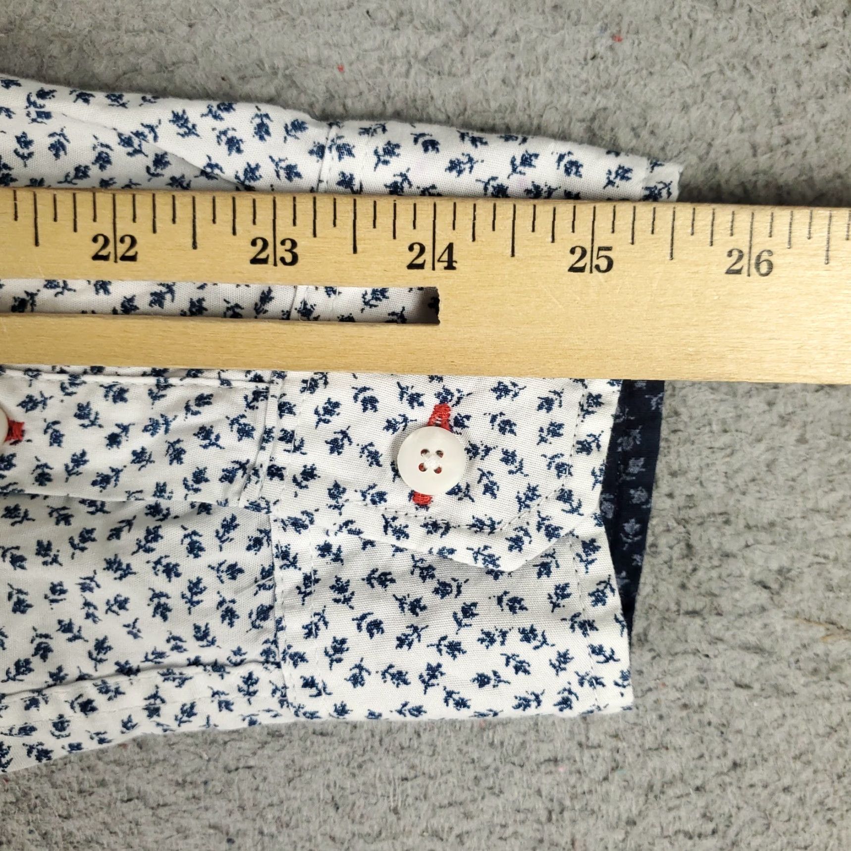 Vintage VINTAGE? No. Pull&Bear Shirt Mens Medium Blue White Floral Button Up Long Sleeve Size US M / EU 48-50 / 2 - 6 Thumbnail