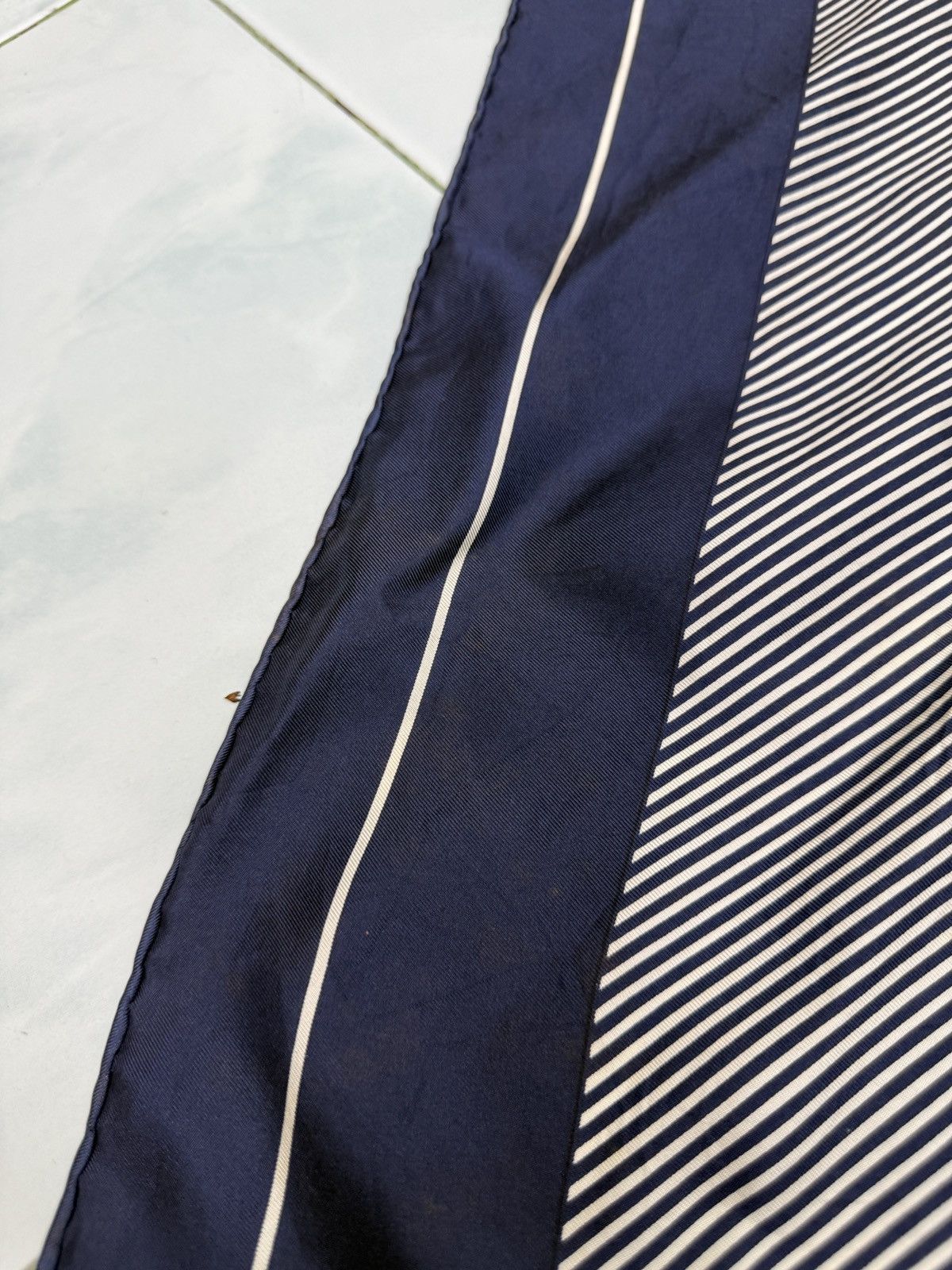 Christian Dior Monsieur 🔥🔥🔥Christian Dior silk scarf featuring a large "CD" monogram Size ONE SIZE - 10 Thumbnail