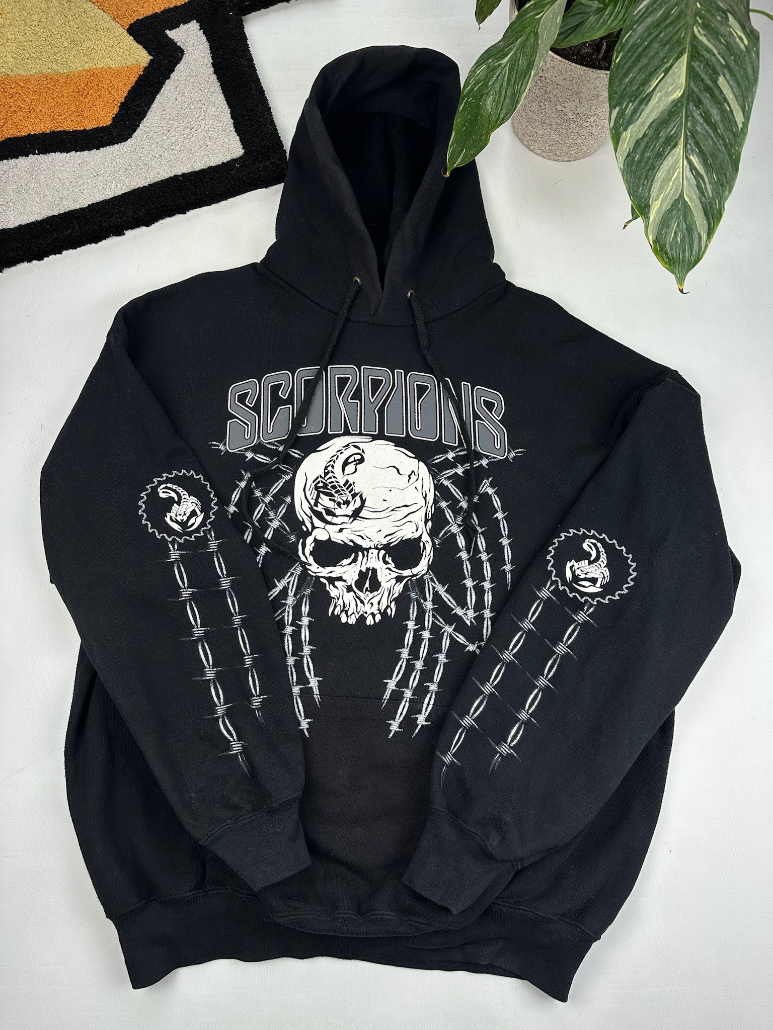 Band Tees Vintage Scorpions band hoodie barbed wire skull rave Size US XL / EU 56 / 4 - 1 Thumbnail