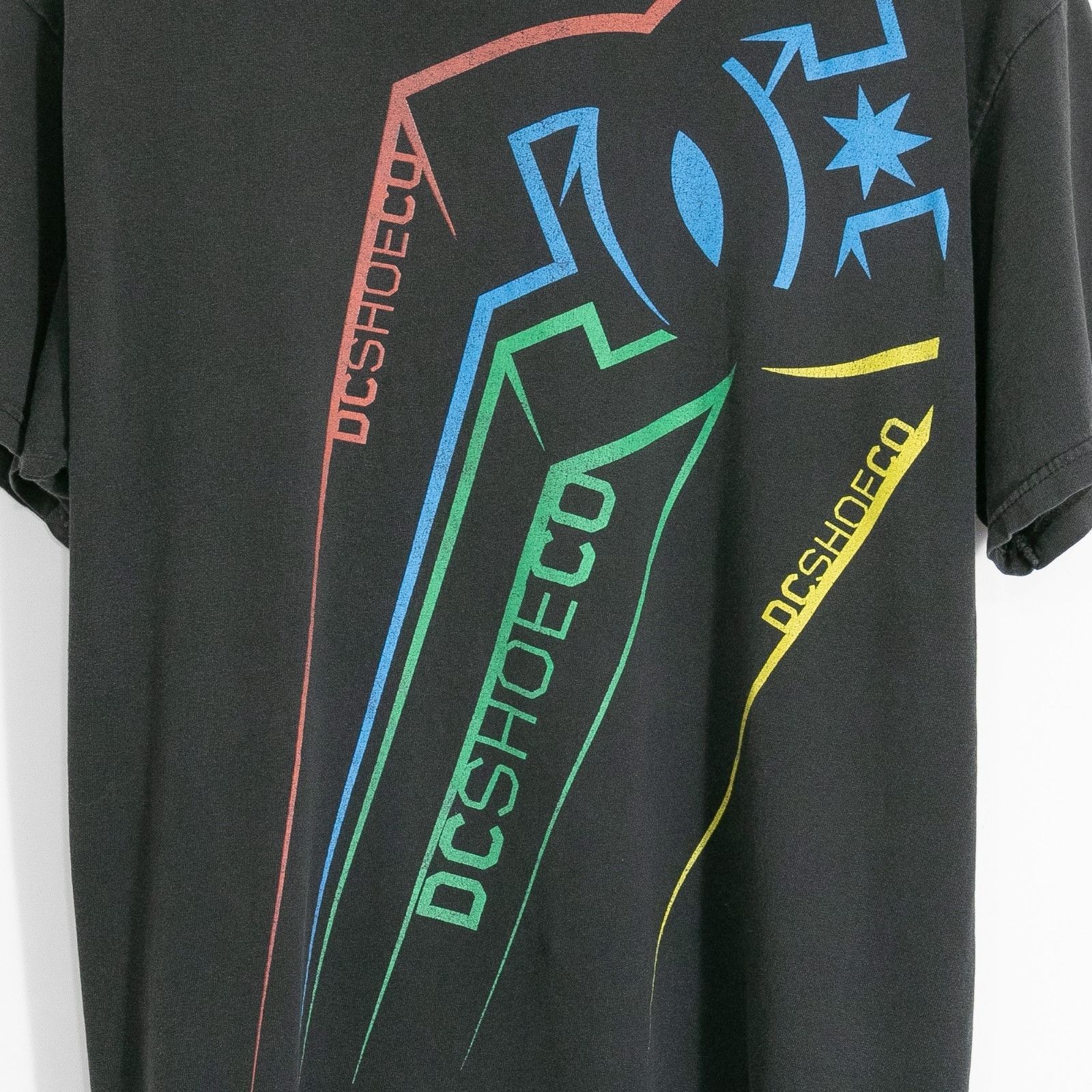 Vintage Vintage Y2K DC Shoes Skateboarding T Shirt Mens Large Skate Size US L / EU 52-54 / 3 - 3 Thumbnail