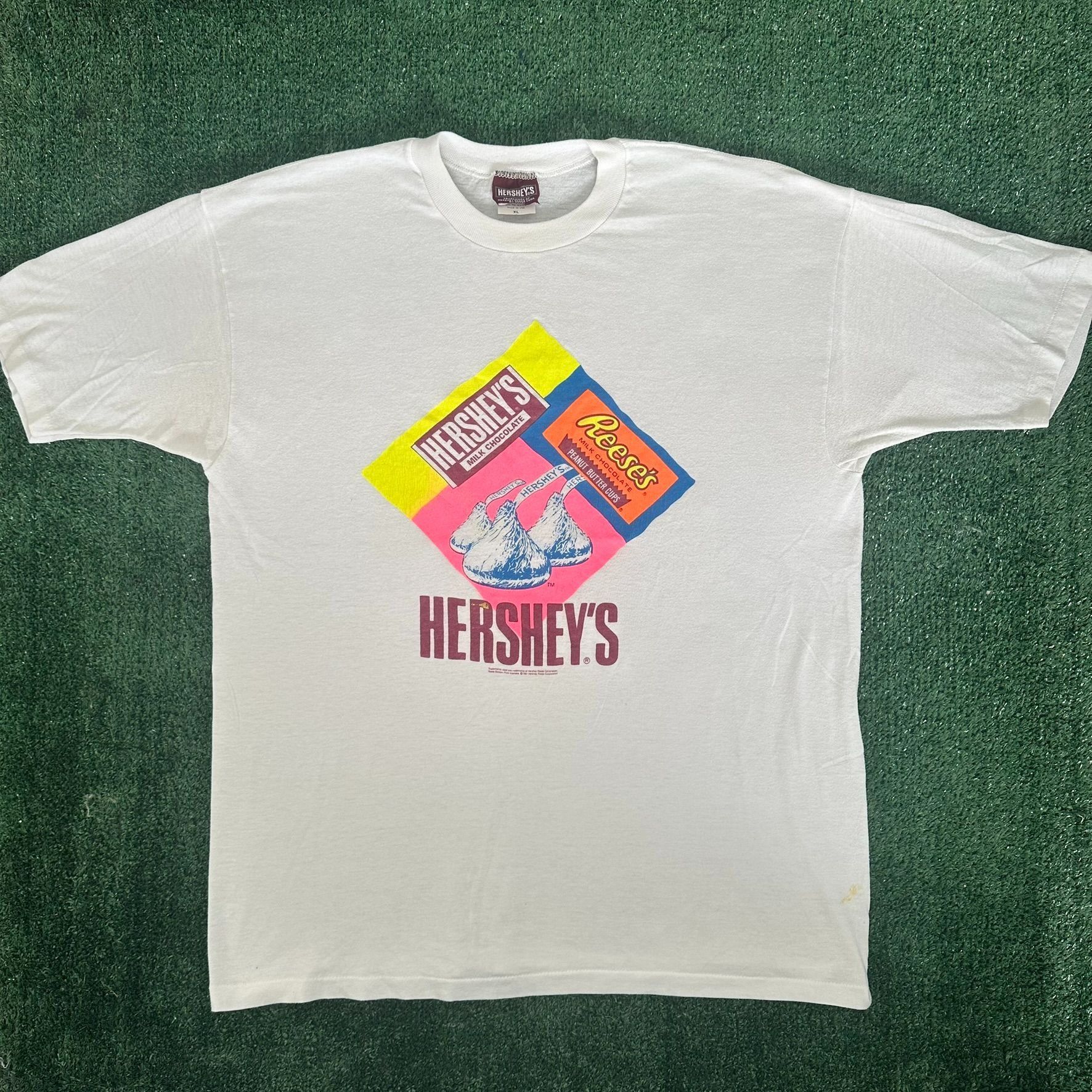 Vintage Vintage 90s Hershey’s Reese’s T-Shirt Chocolate Promo Neon T Size US L / EU 52-54 / 3 - 1 Thumbnail