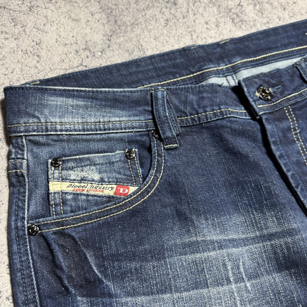 Diesel Vintage Diesel Faded Jeans Size US 32 / EU 48 - 7 Thumbnail