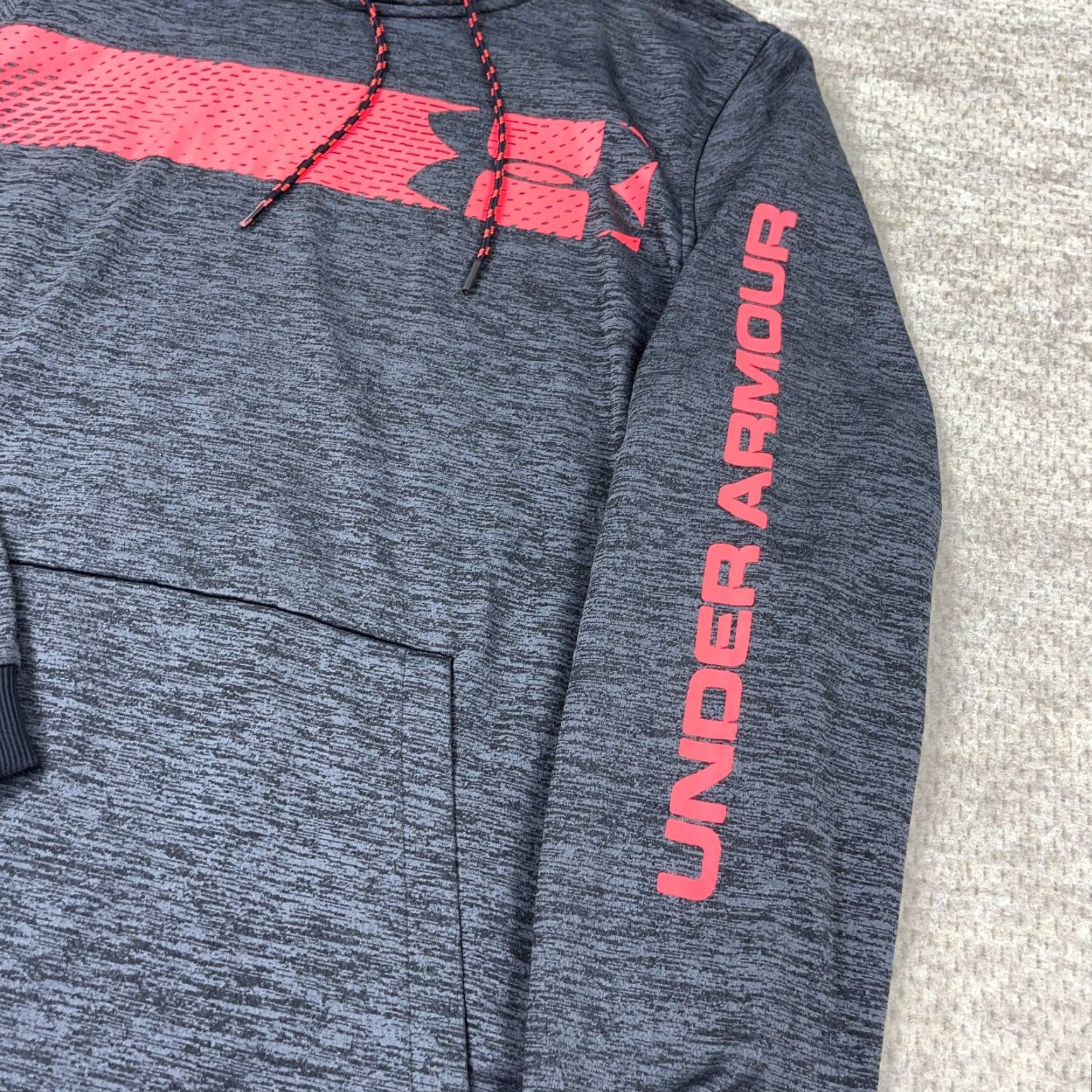 Under Armour Under Armour Hoodie Men Large Gray Pink Sweatshirt Performance Cold Gear Loose Size US L / EU 52-54 / 3 - 4 Thumbnail