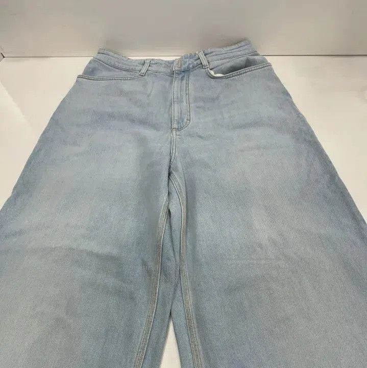 Givenchy Givenchy SS23 Light Washed Wide-Leg Jeans. Size US 30 / EU 46 - 5 Thumbnail