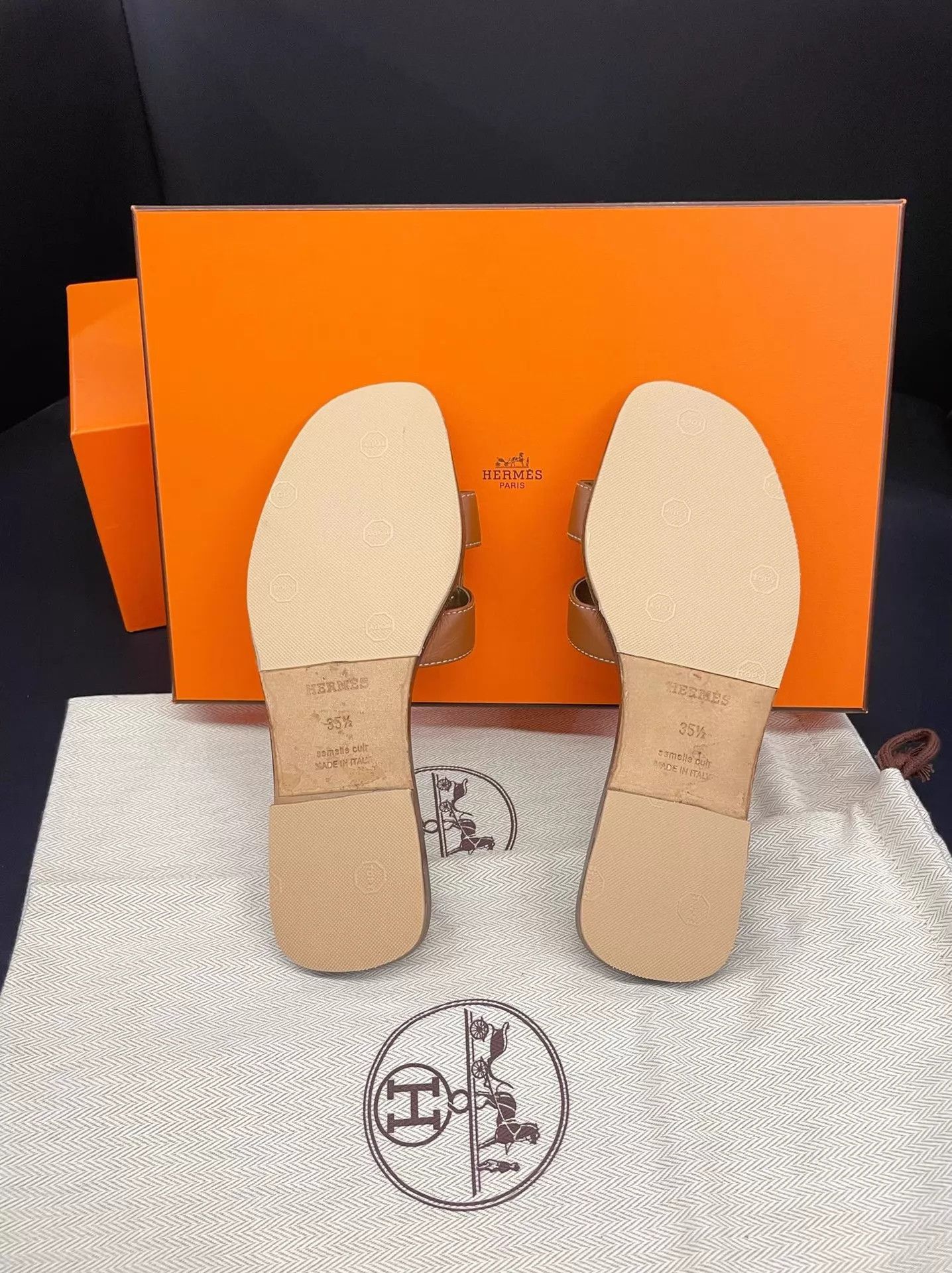 Hermes Hermès Classic Sheepskin Slide Sandal Gold Brown Size 35.5 Size US 5 / IT 35 - 6 Thumbnail