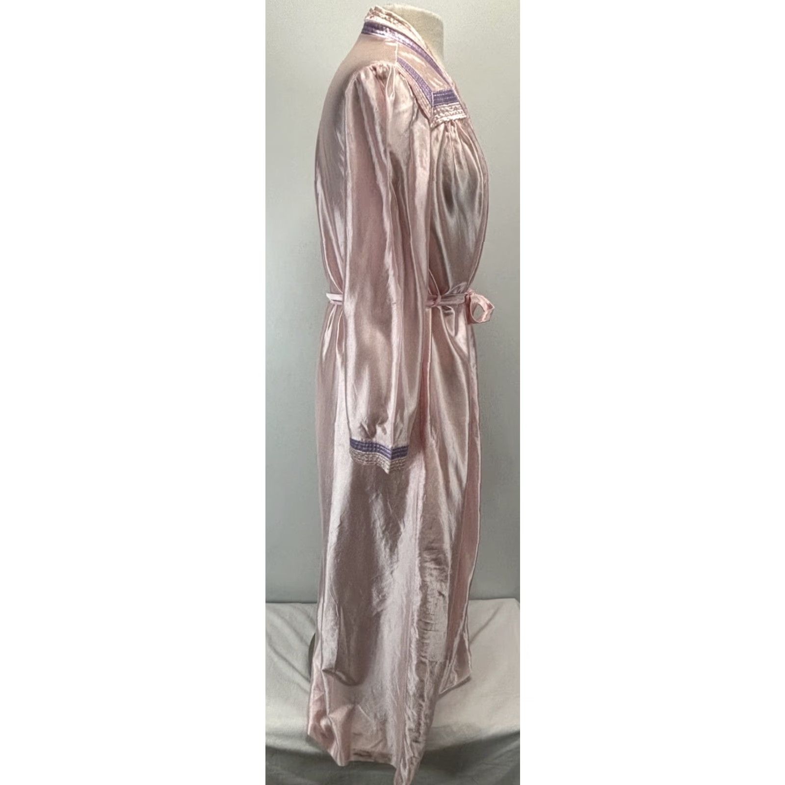 CO VINTAGE Barad & Co Rose Pink Purple 70s Petite Nylon Blend Robe Long Belted Womens Size ONE SIZE - 4 Thumbnail