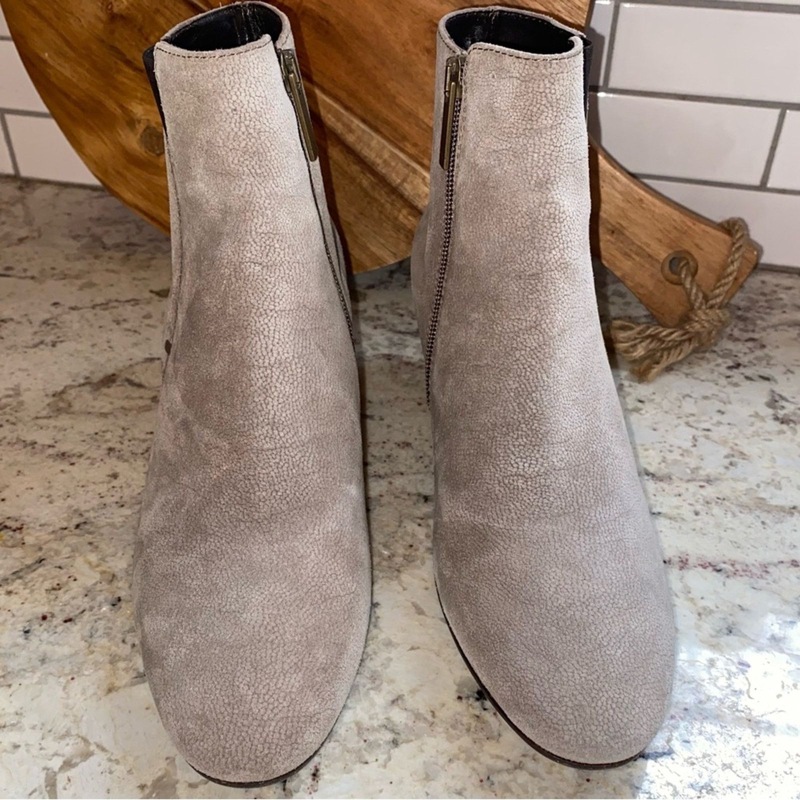 Aquatalia Aquatalia $398 Faylynn Weatherproof Suede Bootie | 8.5 EUC Size US 8.5 / IT 38.5 - 6 Thumbnail