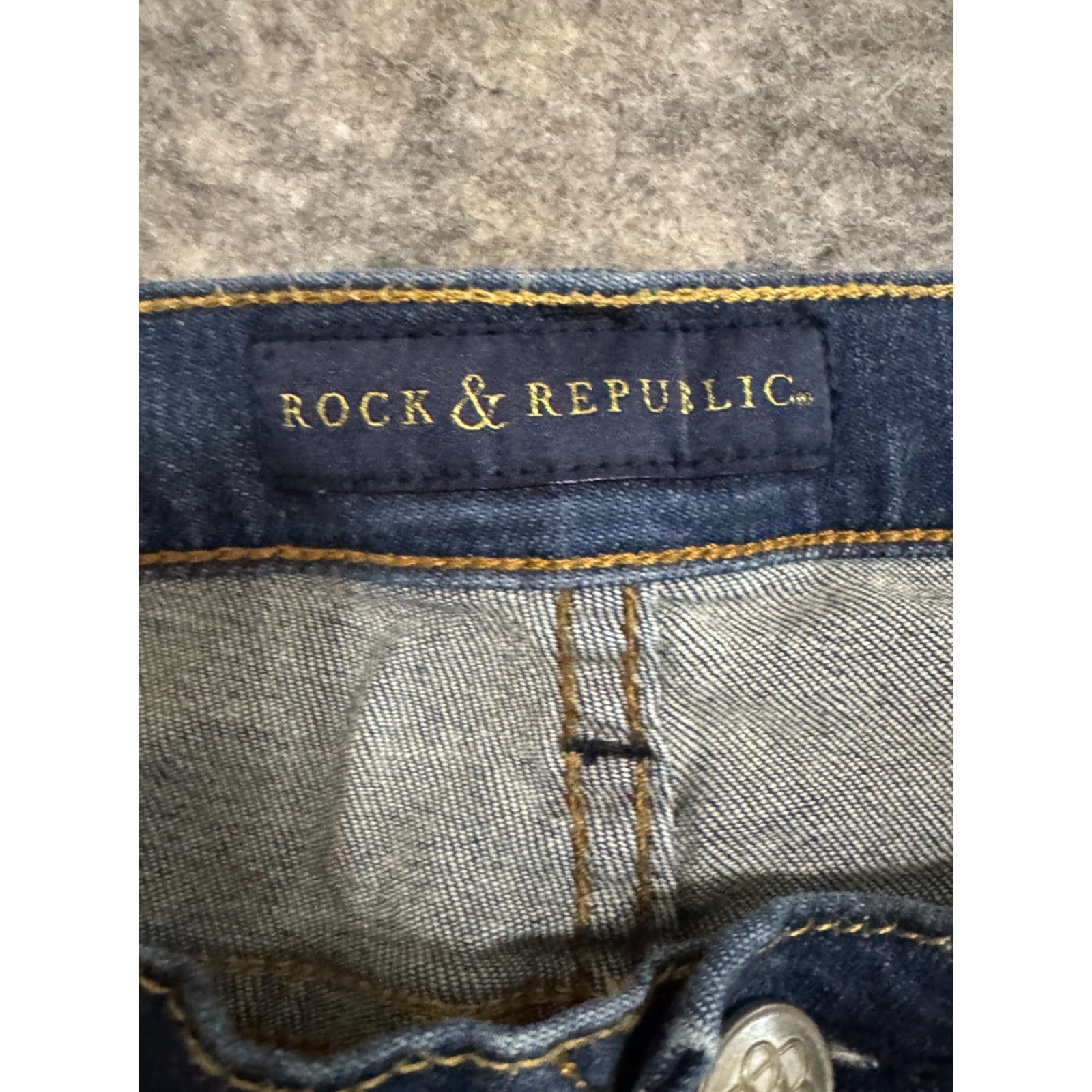 Vintage Rock & Republic Bermuda Shorts Women’s Blue Distressed Size 12 Beach Casual 5-Pocket Denim Short(s) Regular Fit Womens Size 34" / US 12 / IT 48 - 4 Thumbnail