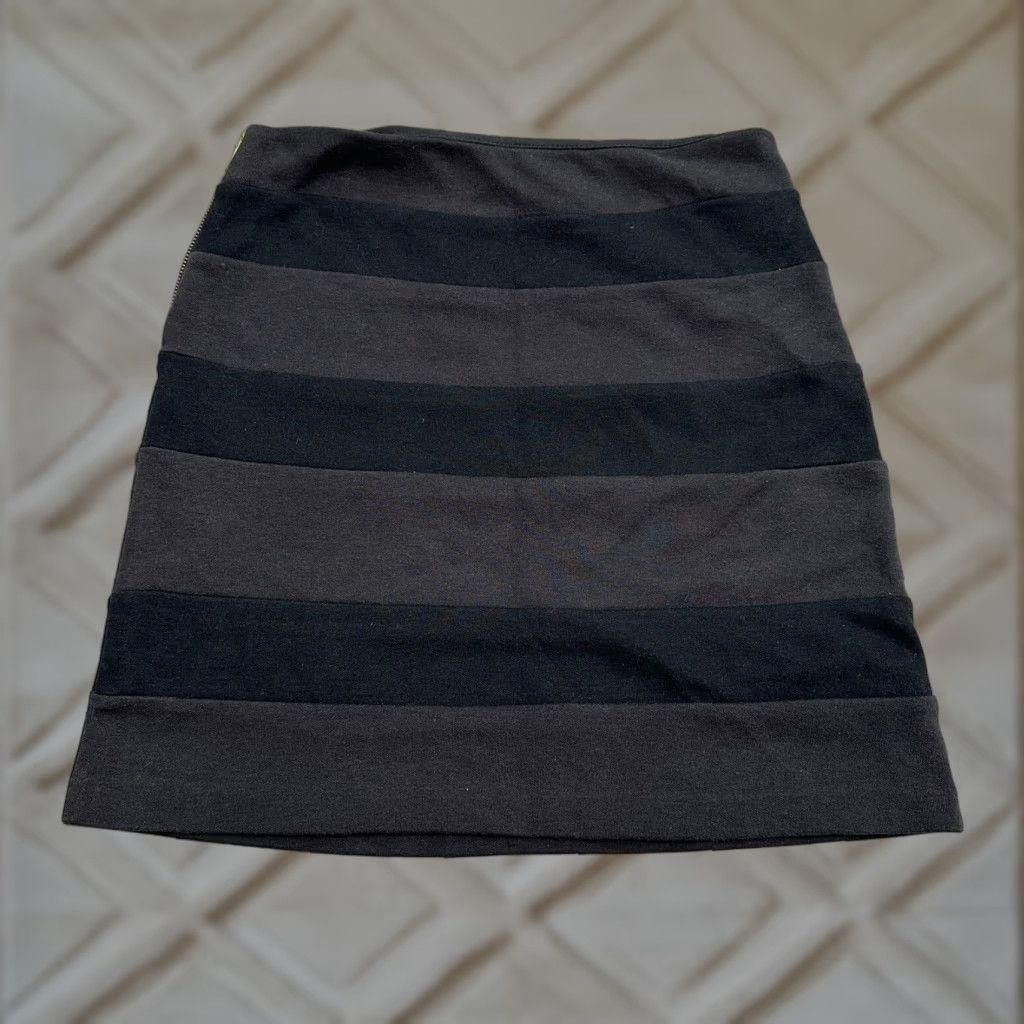 AQUA Aqua Skirt By Bloomingdale's Womens XS Black Gray Striped Pencil Stretch Size 26" / US 2 / IT 38 - 1 Thumbnail