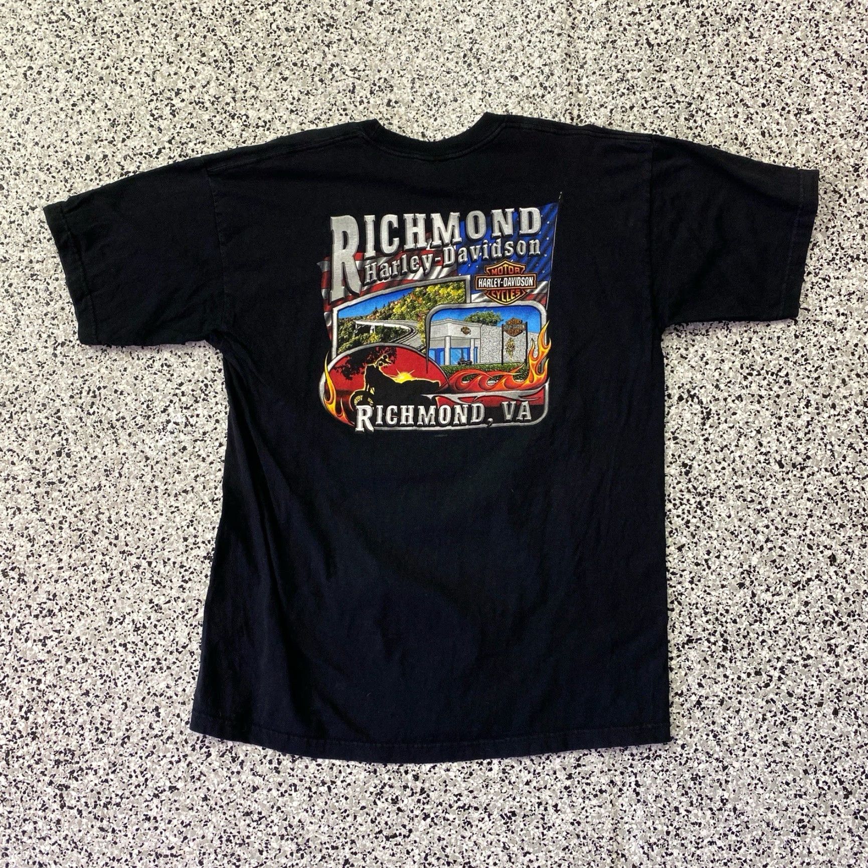 Harley Davidson VINTAGE Harley-Davidson T Shirt Adult XL Black Richmond Virginia Graphic Print Double-Sided Crew Neck Short Sleeve Men Size US XL / EU 56 / 4 - 4 Thumbnail
