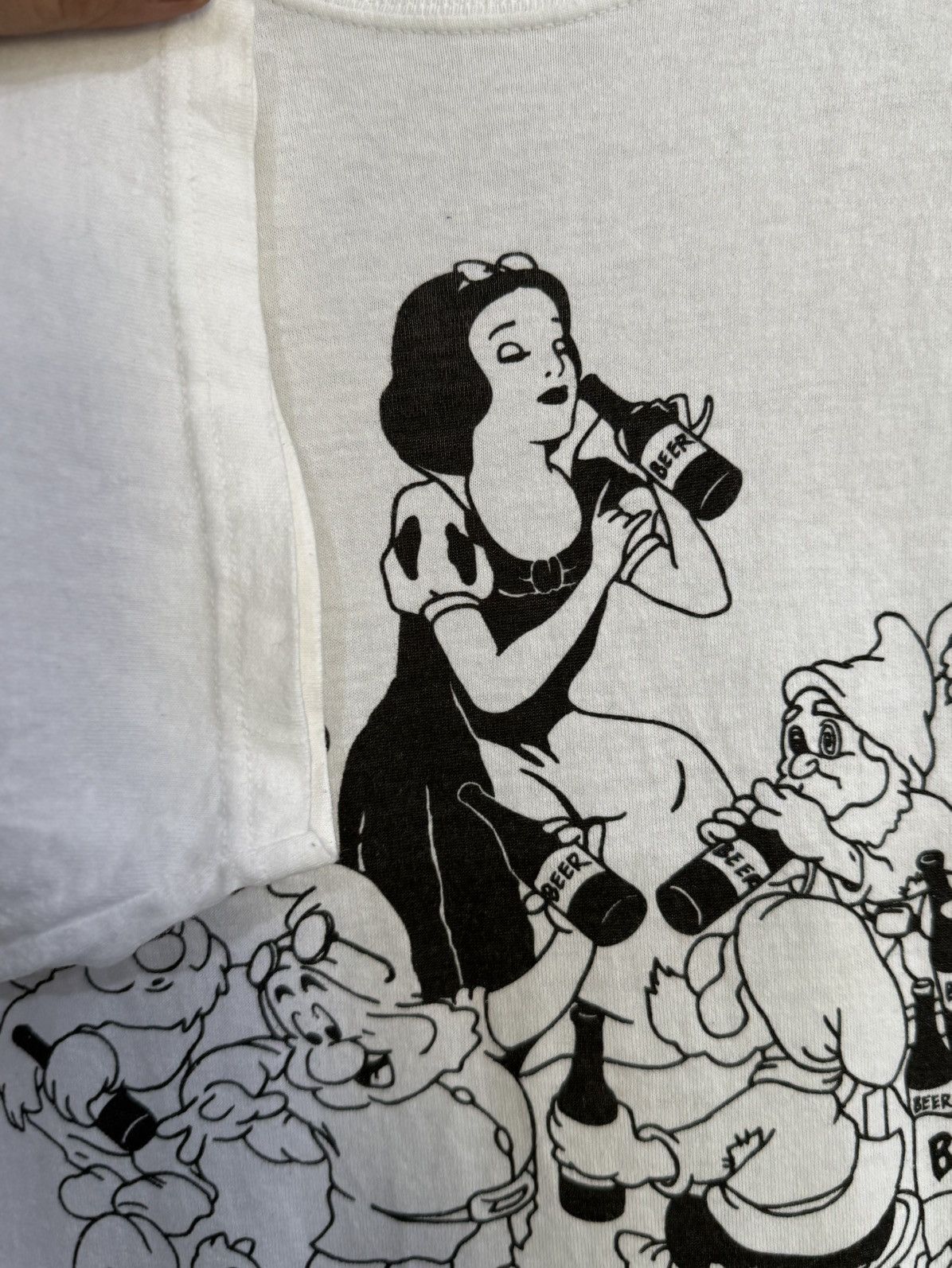 Cartoon Network Vintage Snow White Beer Punk Grungre Cartoon Tee Size US L / EU 52-54 / 3 - 7 Thumbnail